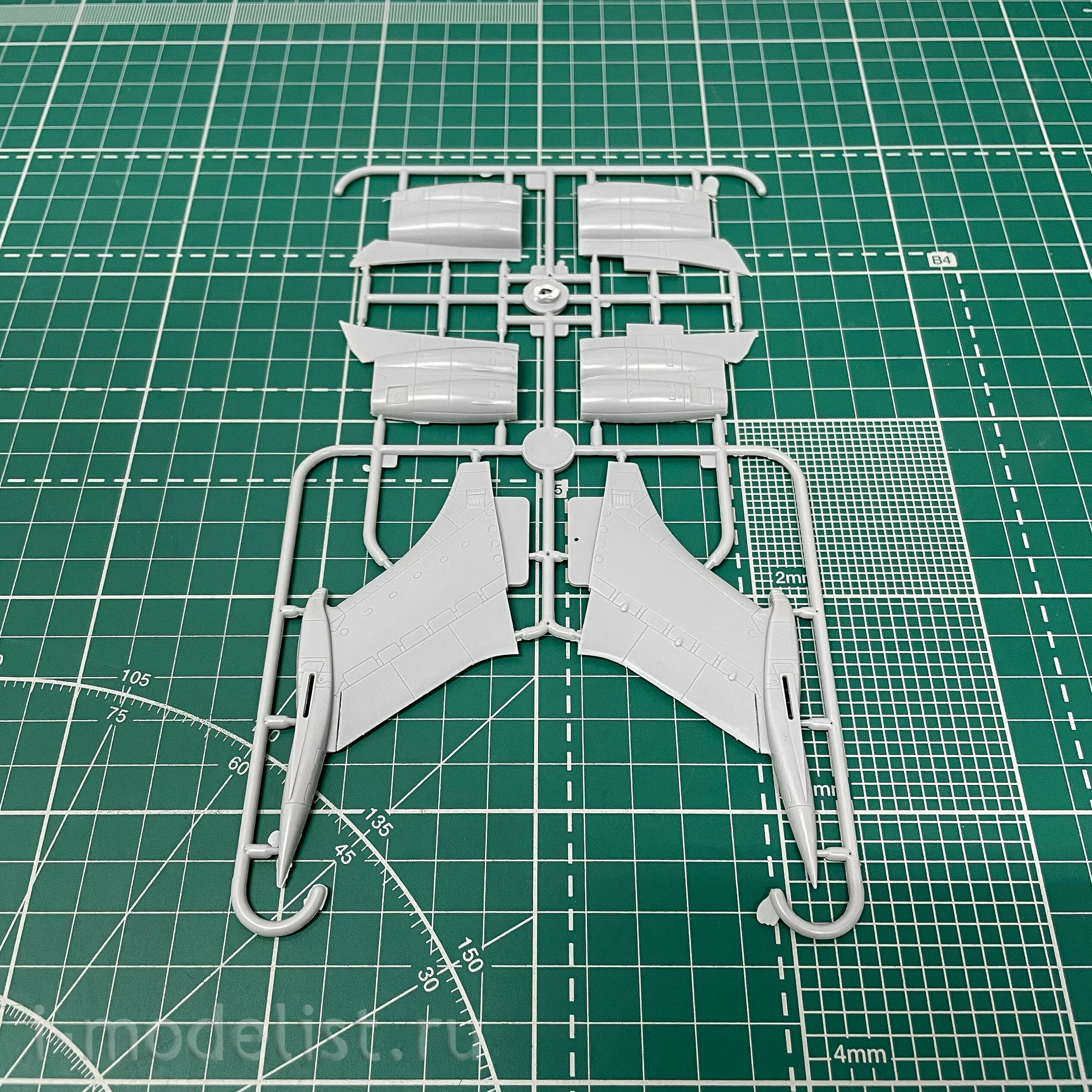 329 Roden 1/144 Vickers Super VC10 Type 1154 (East African Airways)