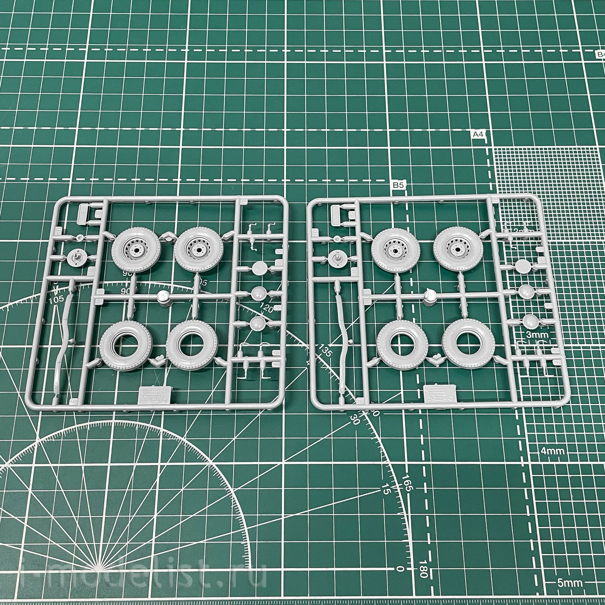 3634 Zvezda 1/35 Soviet GAZ M1