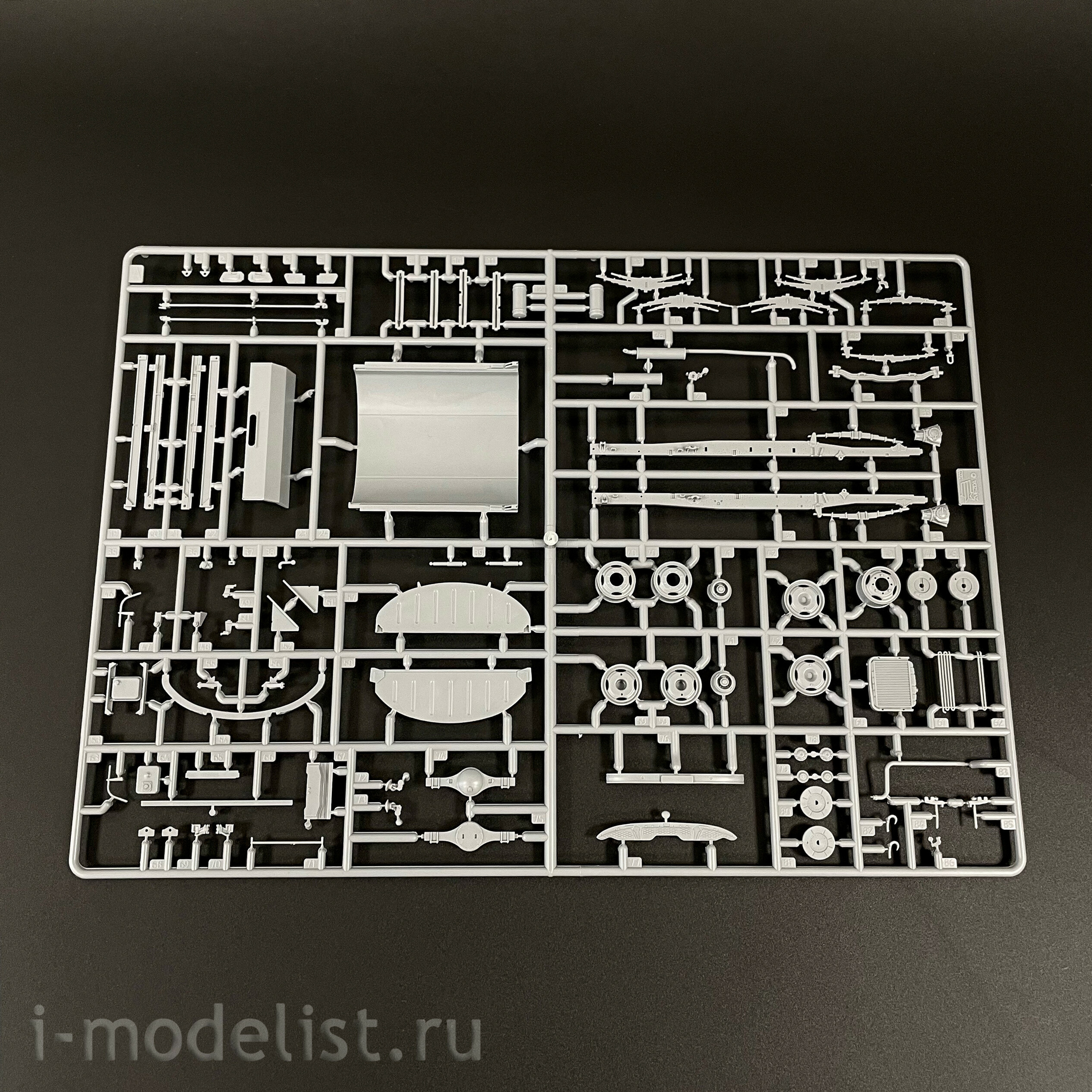 43004 Zvezda 1/43 Dump truck MMZ-555 on ZIL-130