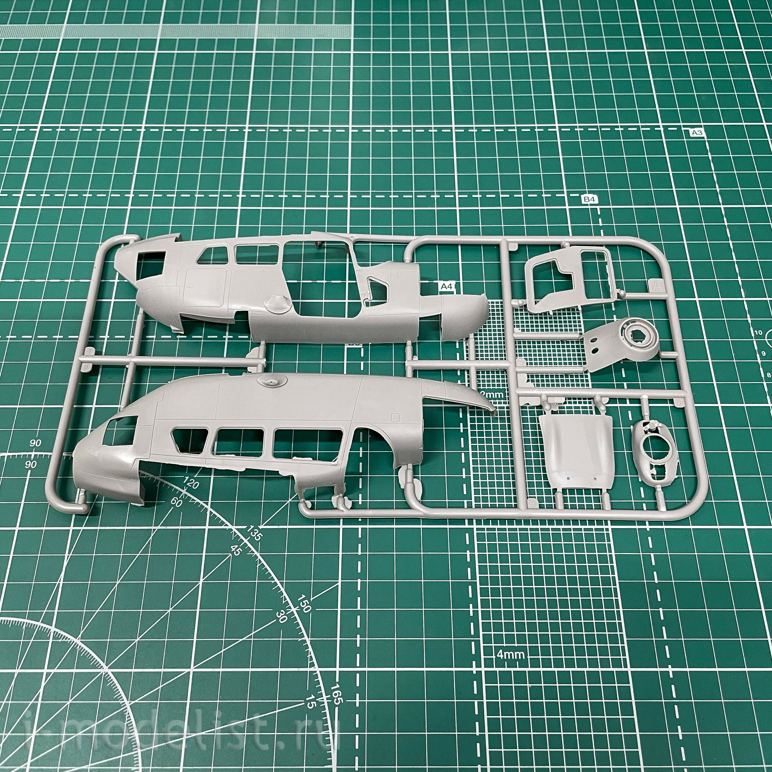 628 Roden 1/32 Aircraft Reims FTB337G LYNX 