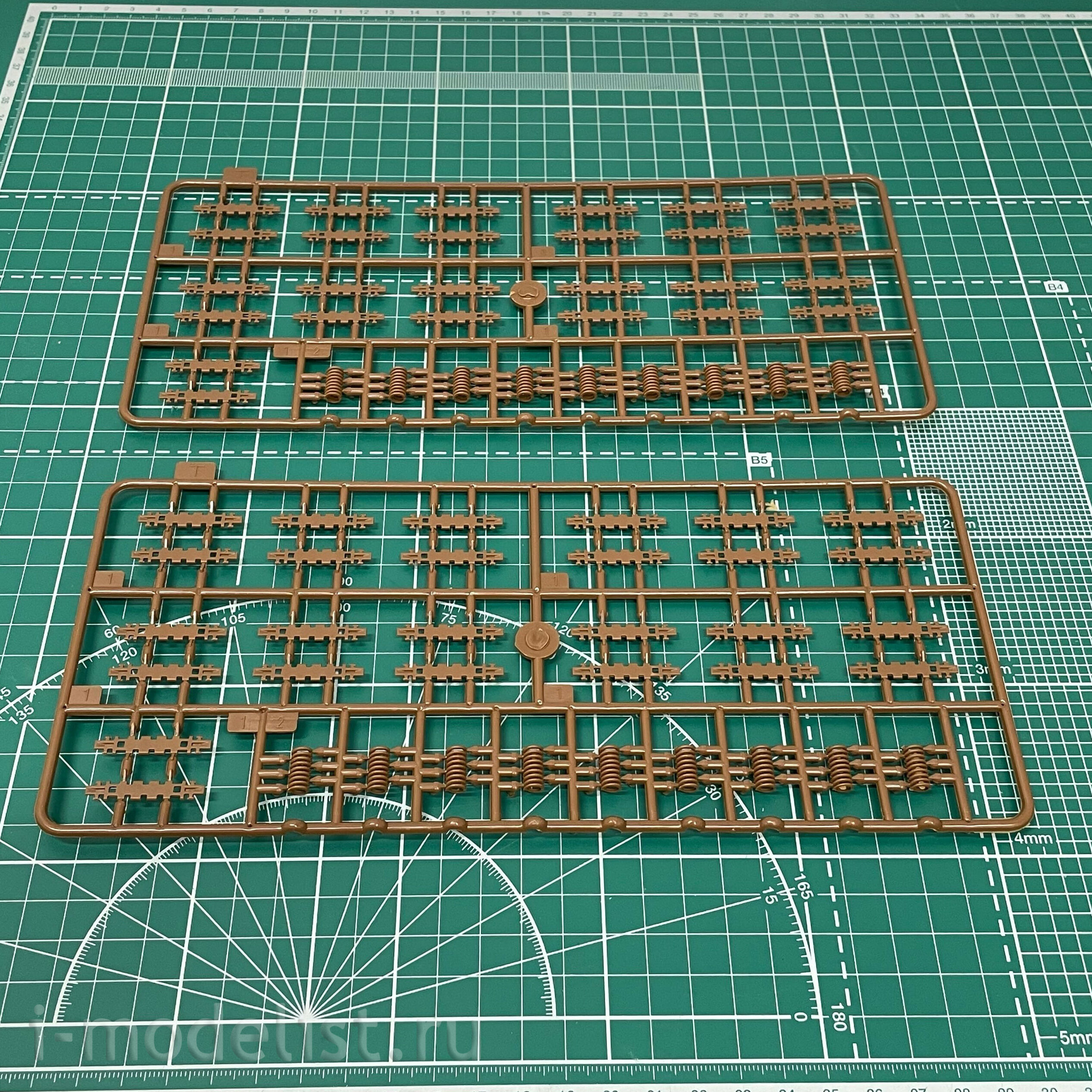 35A016 Amusing Hobby 1/35 E-100 8.8 cm Flakzwilling