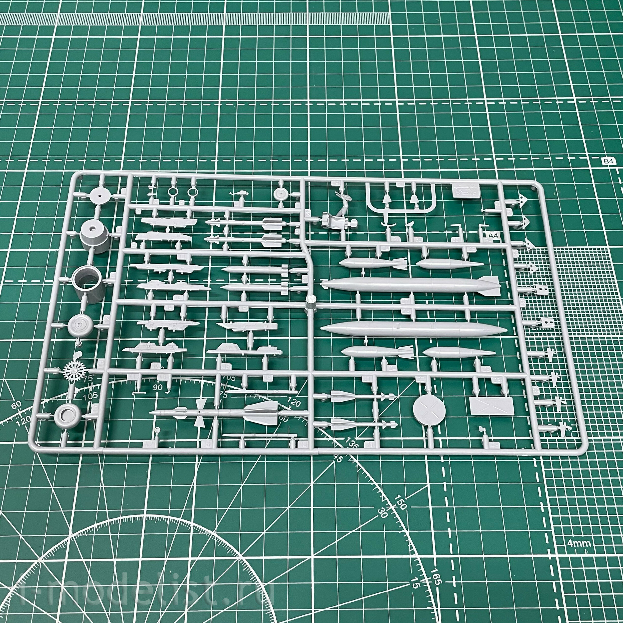 7278 Zvezda 1/72 MiG-29 (9-13)