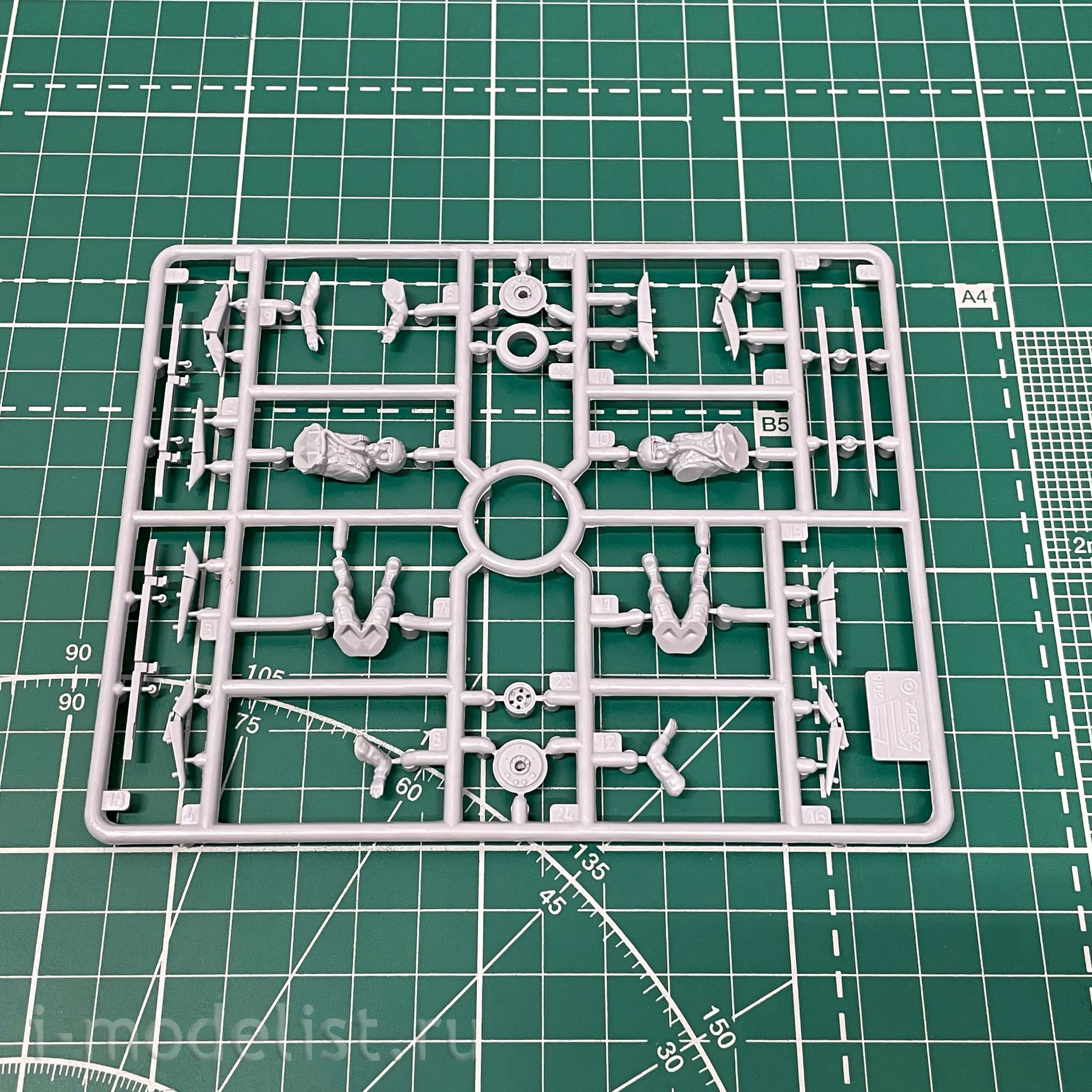 4821 Zvezda 1/48 Russian light attack Yak-130