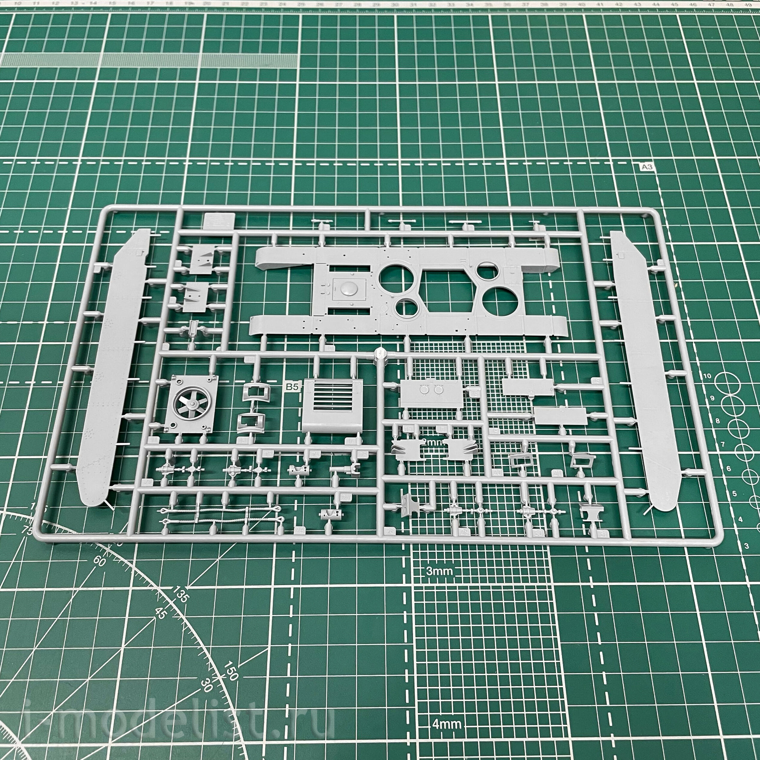 5061 Zvezda 1/72 Soviet heavy tank T-35