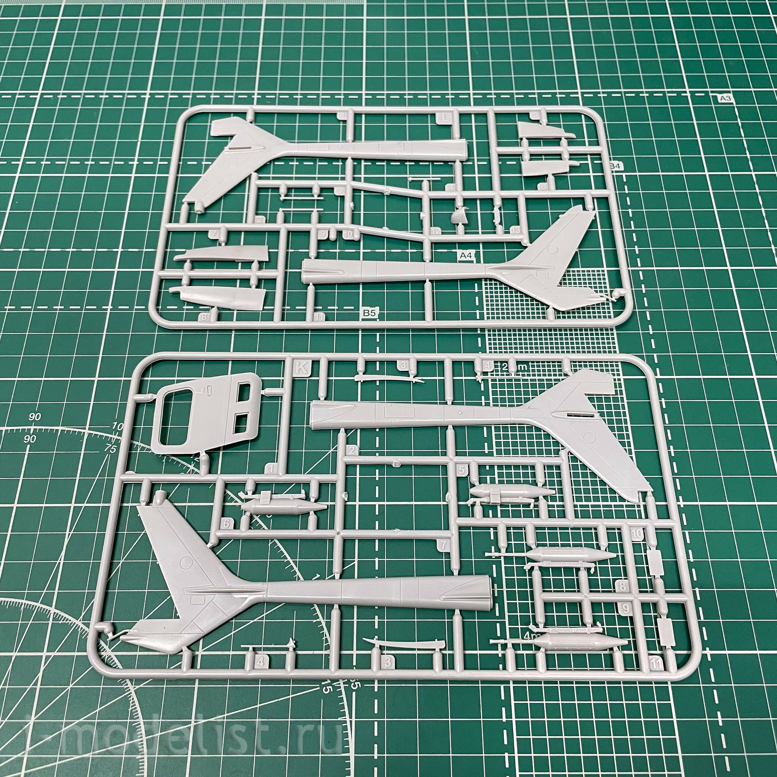 628 Roden 1/32 Aircraft Reims FTB337G LYNX 