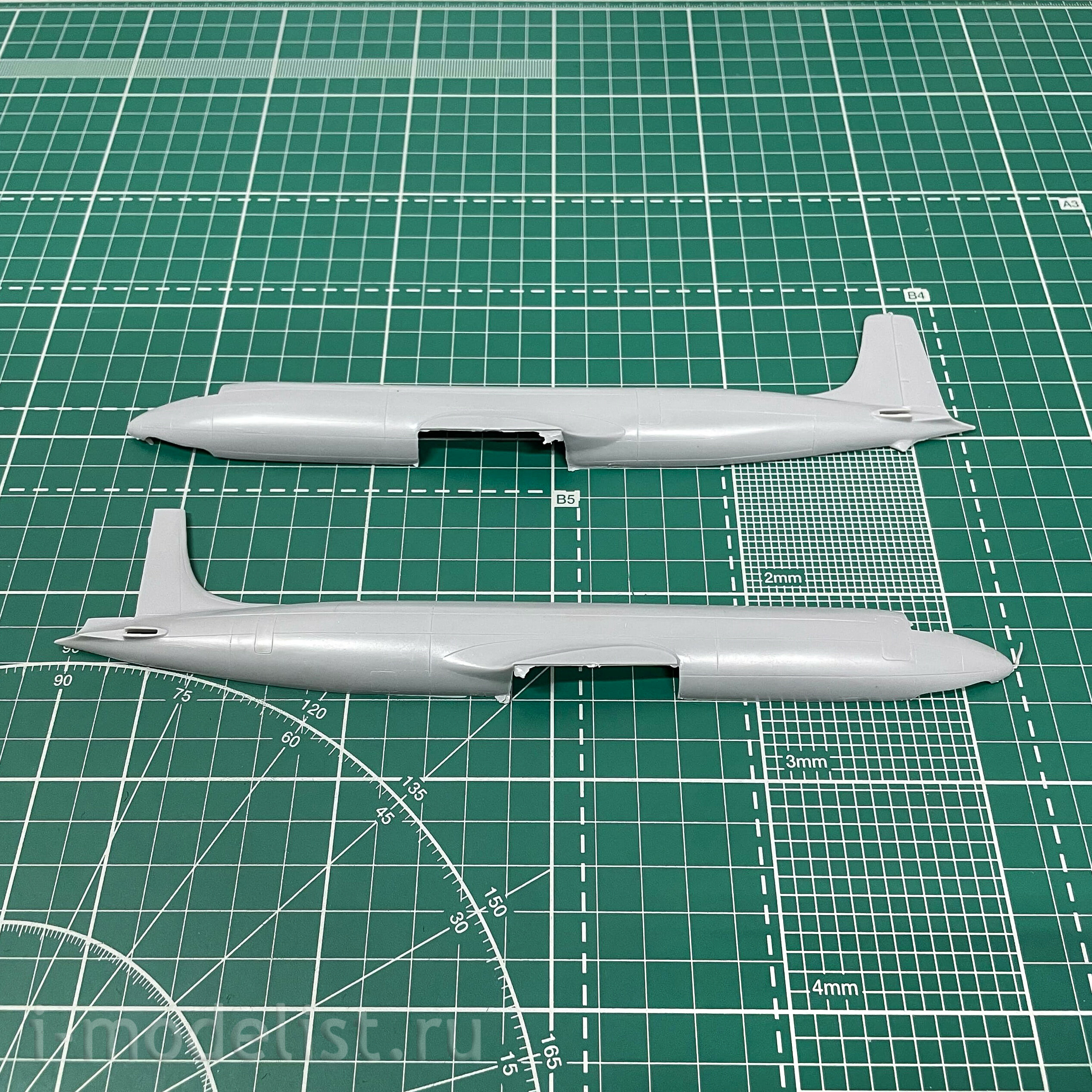 303 Roden 1/144 Passenger aircraft DC-7C, Japan Air Lines