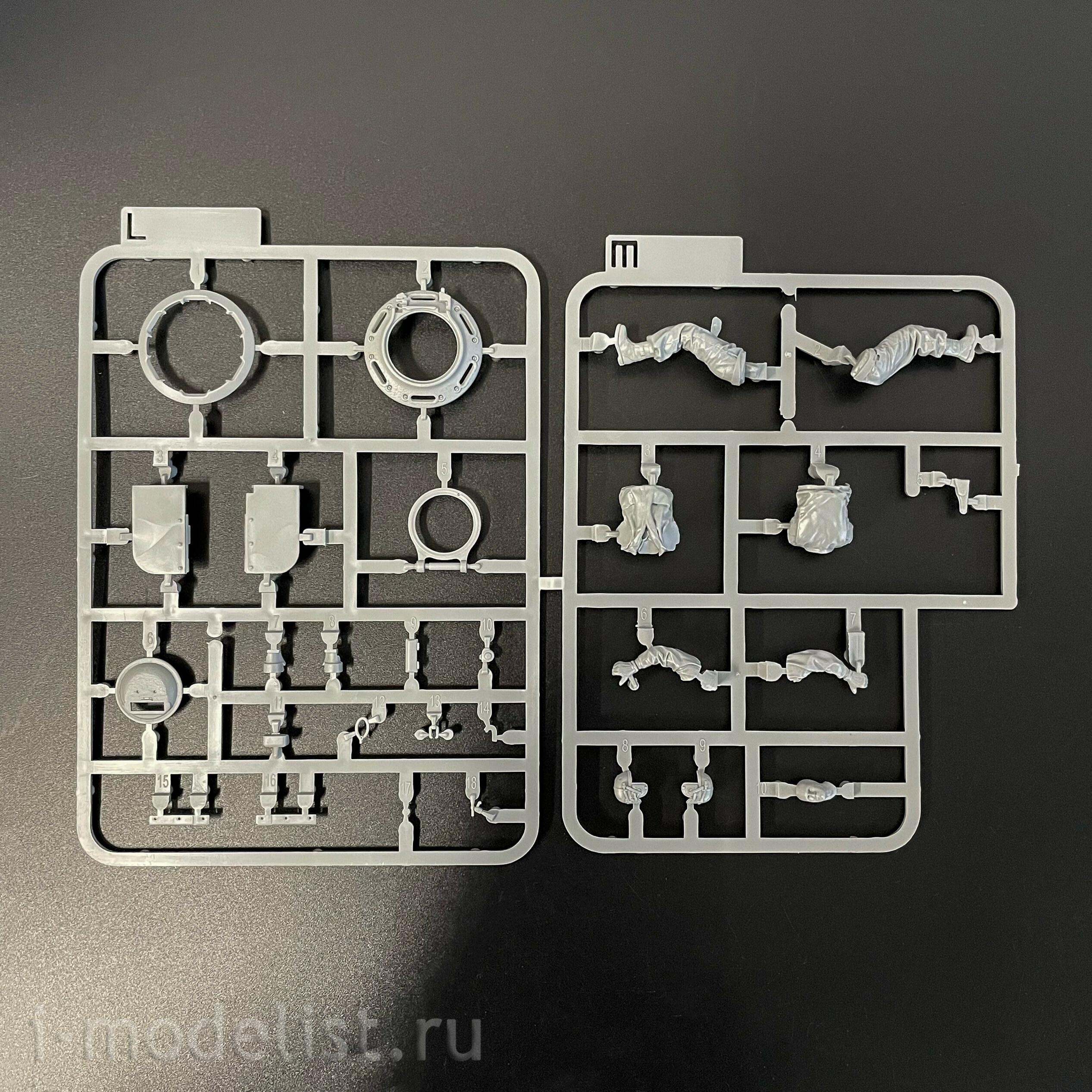 2205W Takom 1/35 Набор Sherman Box: M4A1 (76w) HVSS + M1 Super Sherman + фигура члена экипажа танка армии США в 1/16 масштабе