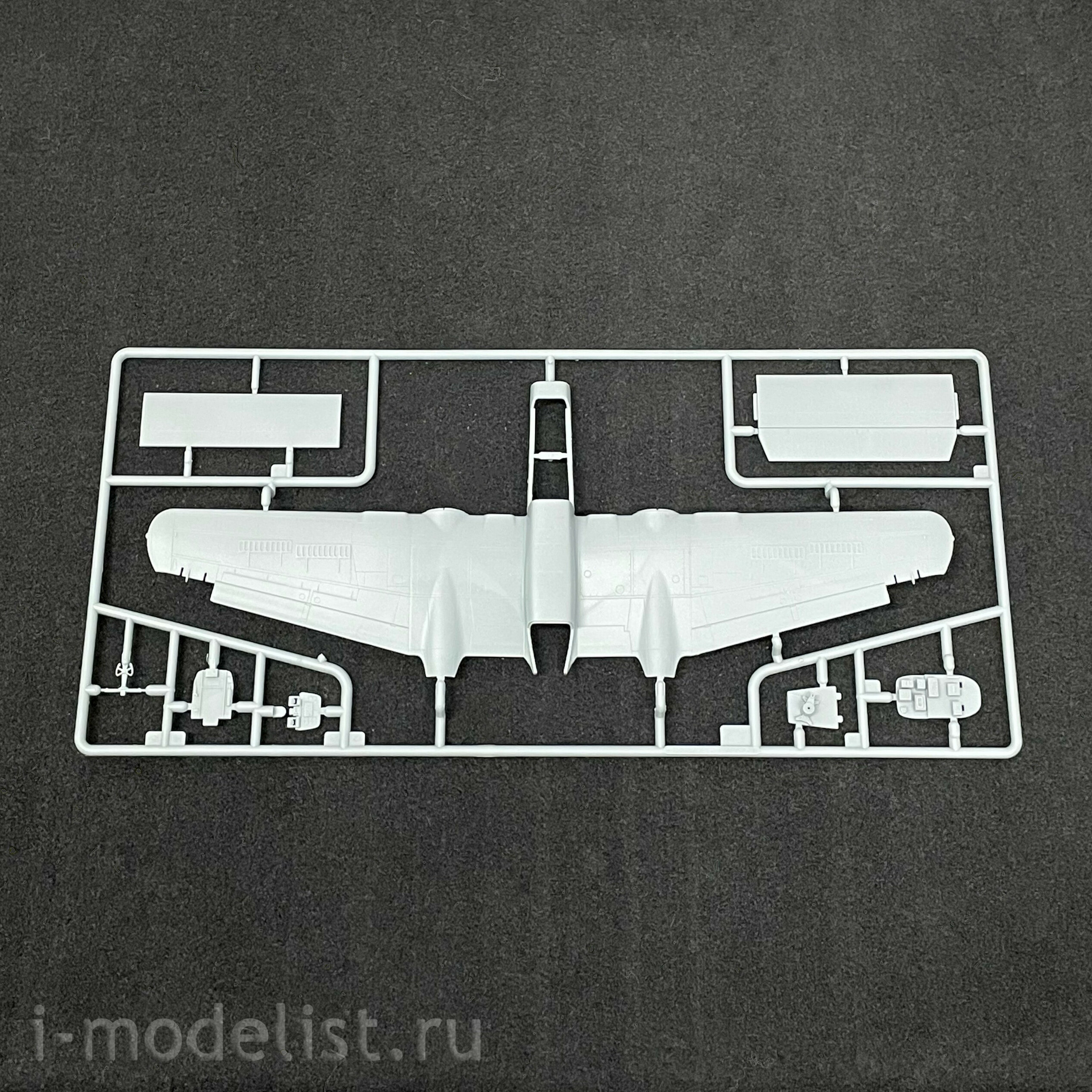 87263 HobbyBoss 1/72 American night fighter 
