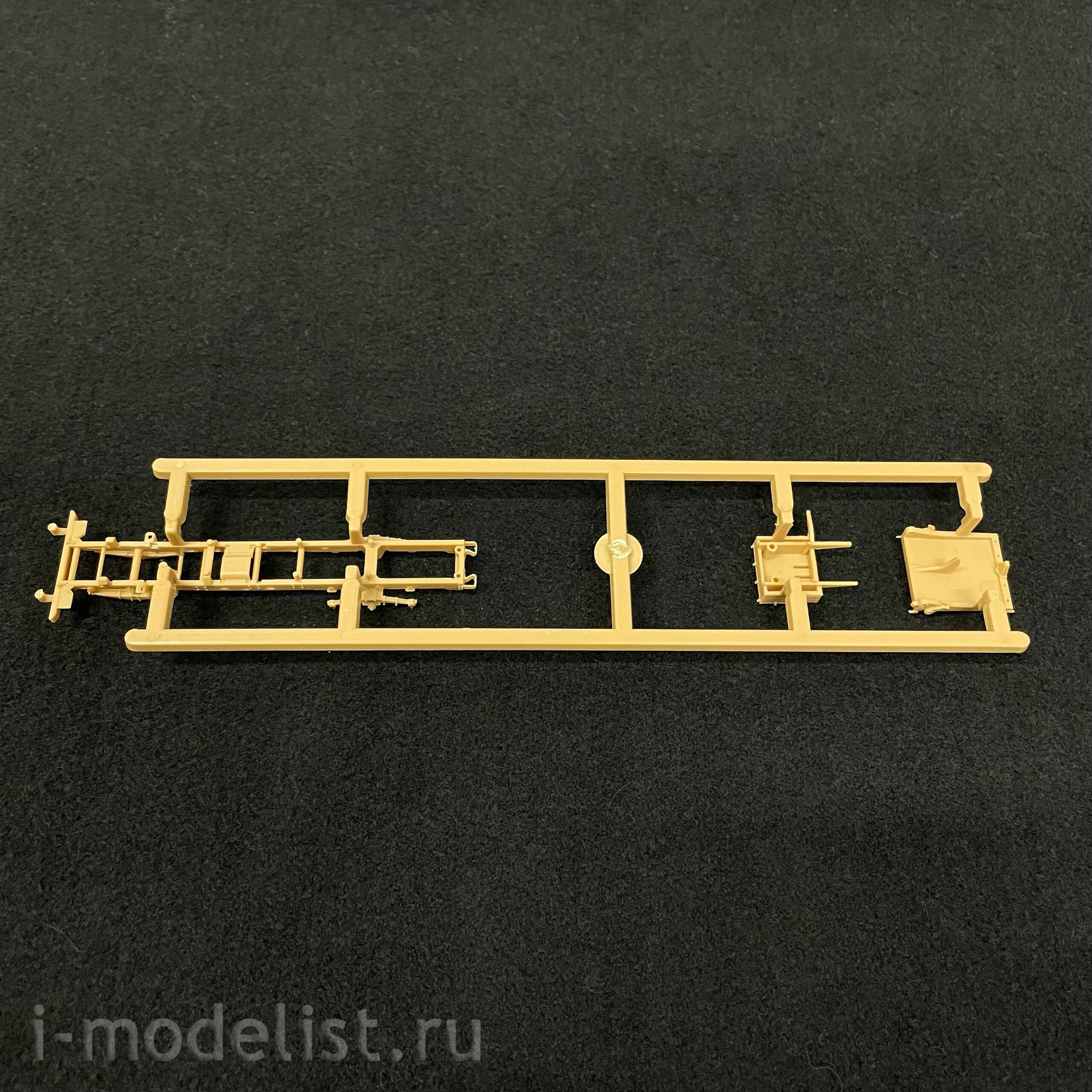 82932 HobbyBoss 1/72 Russian BM-21 