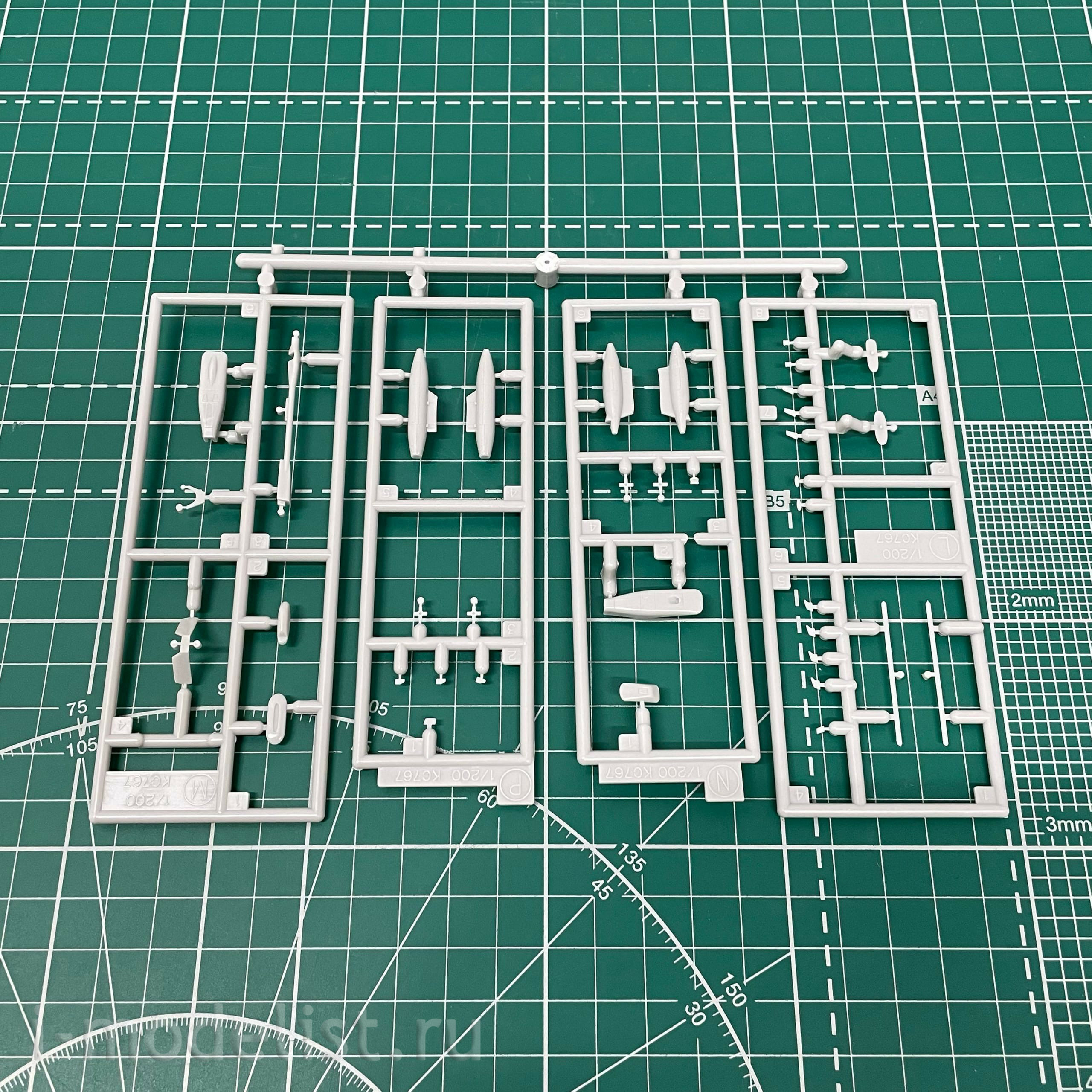 10808 Hasegawa 1/200 KC-767 WORLD TANKER (2 kits)