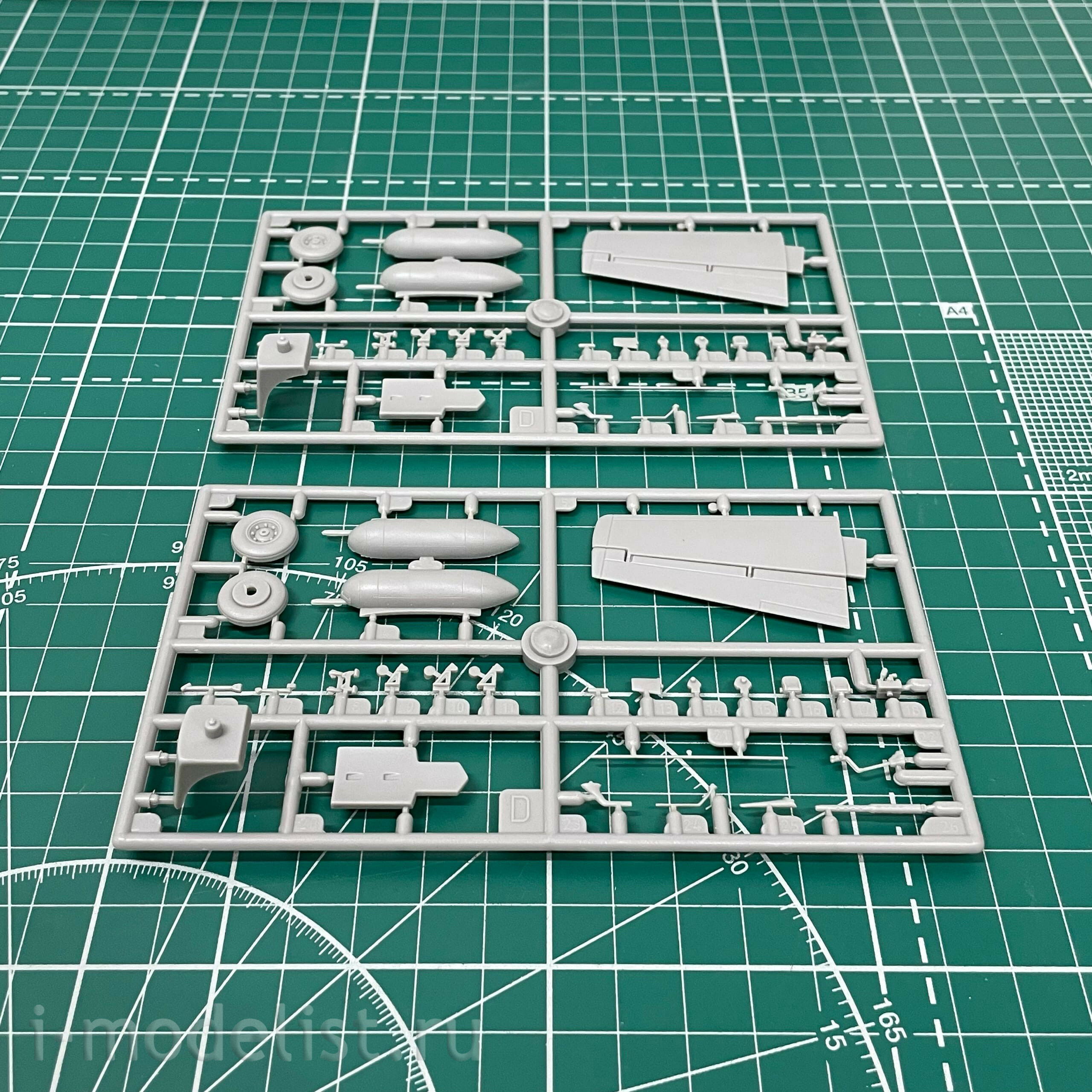 441 Roden 1/48 North American T-28B Trojan Aircraft
