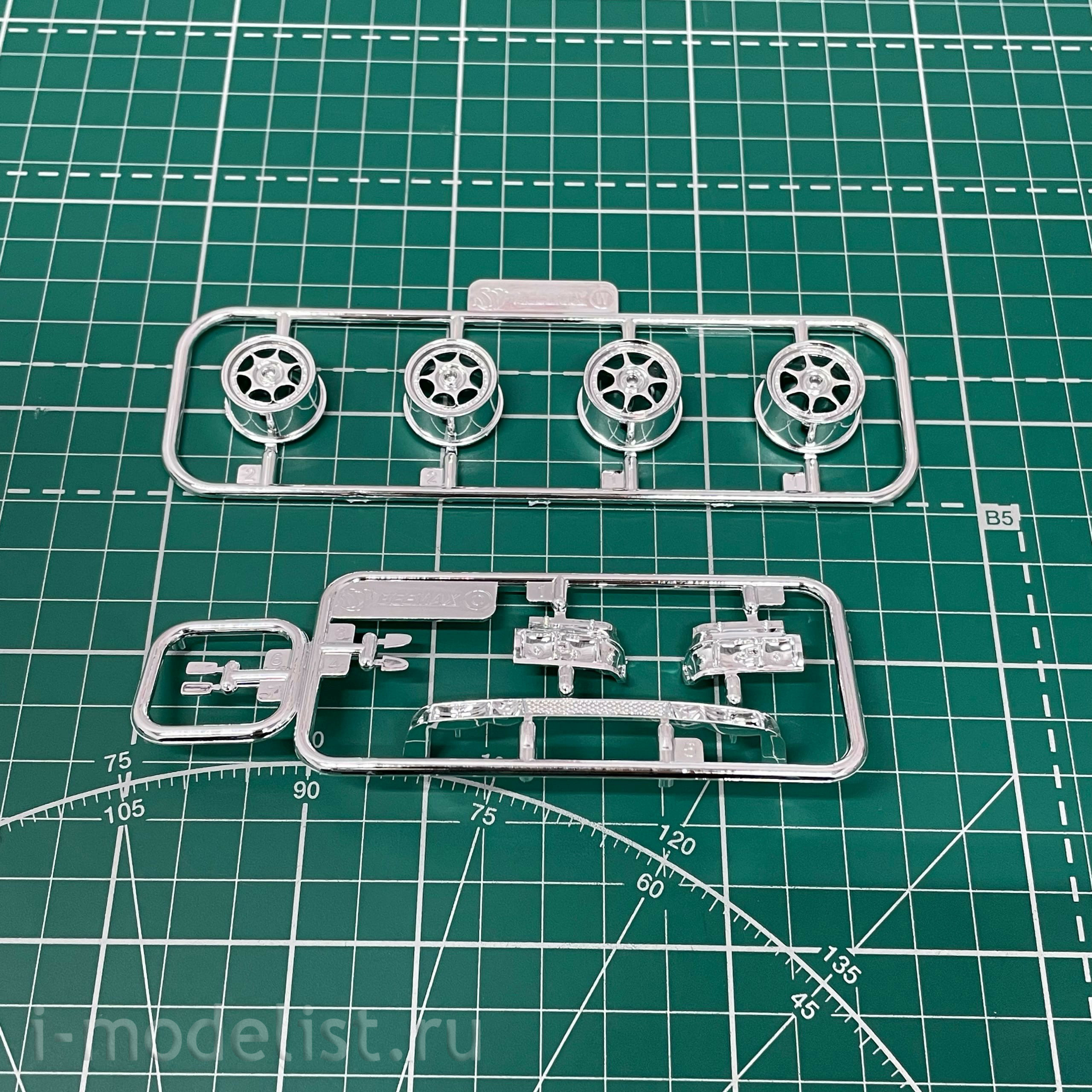 PN24025 NuNu 1/24 Toyota Corolla AE92 '91 JTC Autopolis