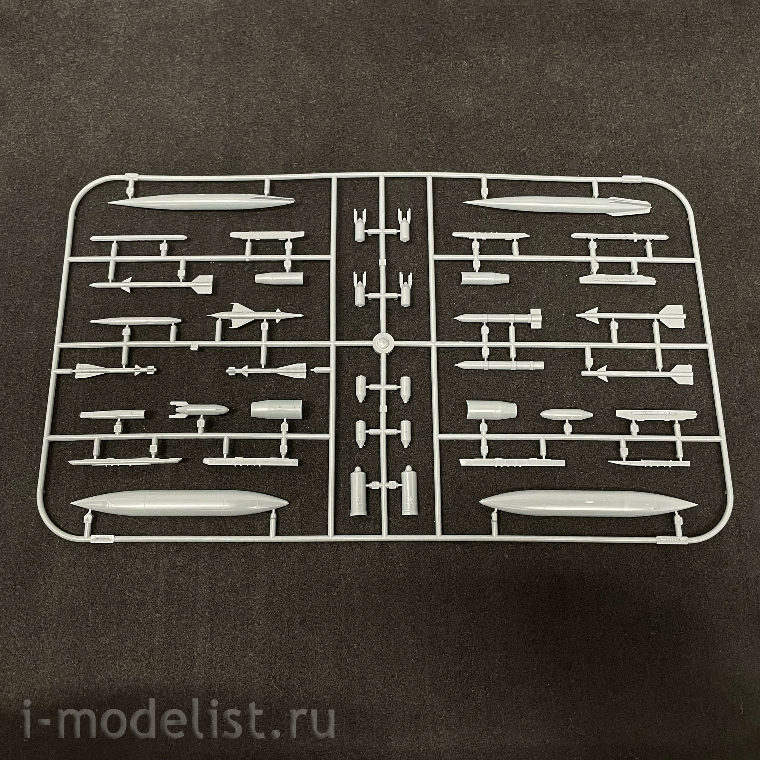 AK148003 AK Interactive 1/48 M-21 PFM Fighter