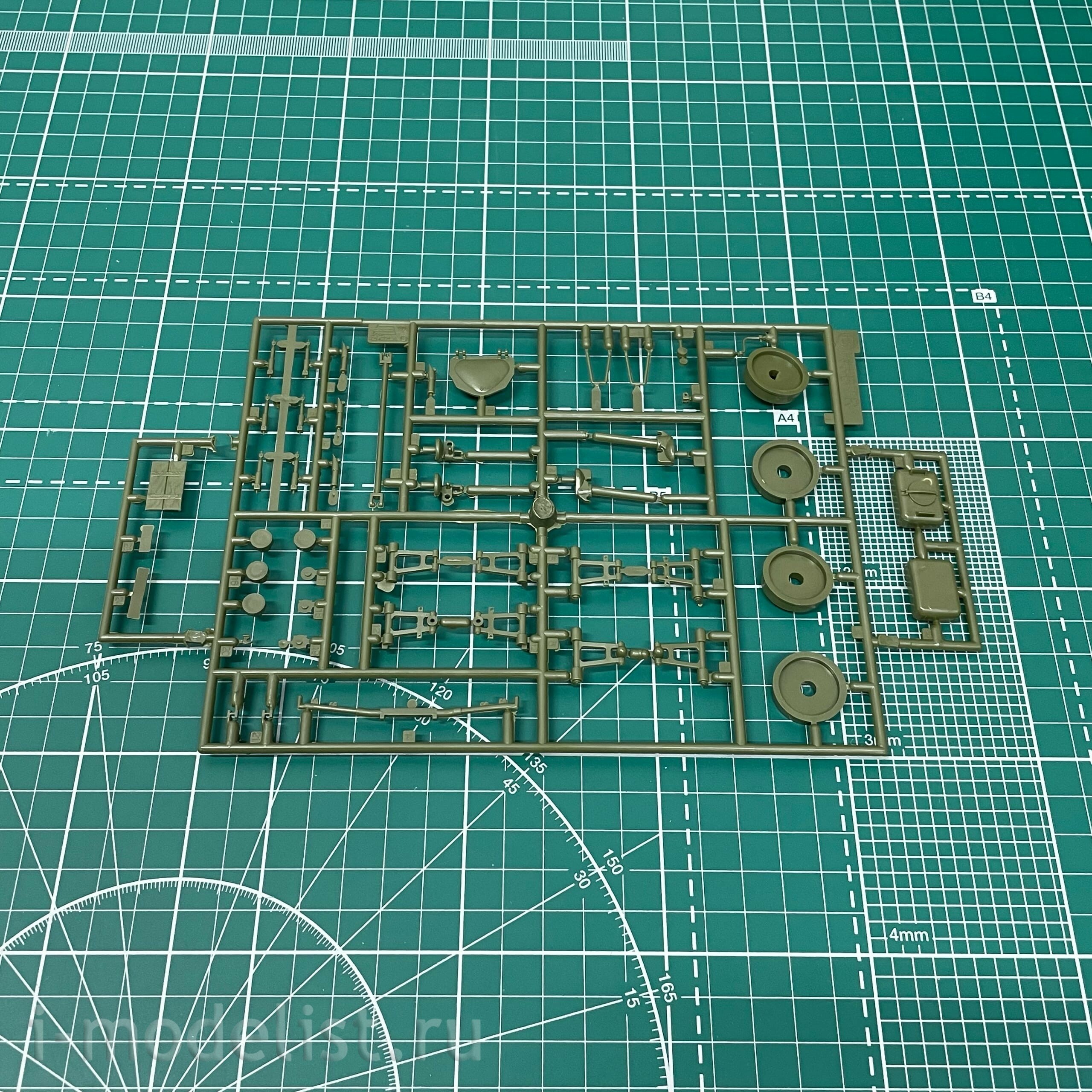3557 Zvezda 1/35 Soviet BTR-70 (Afghan war)
