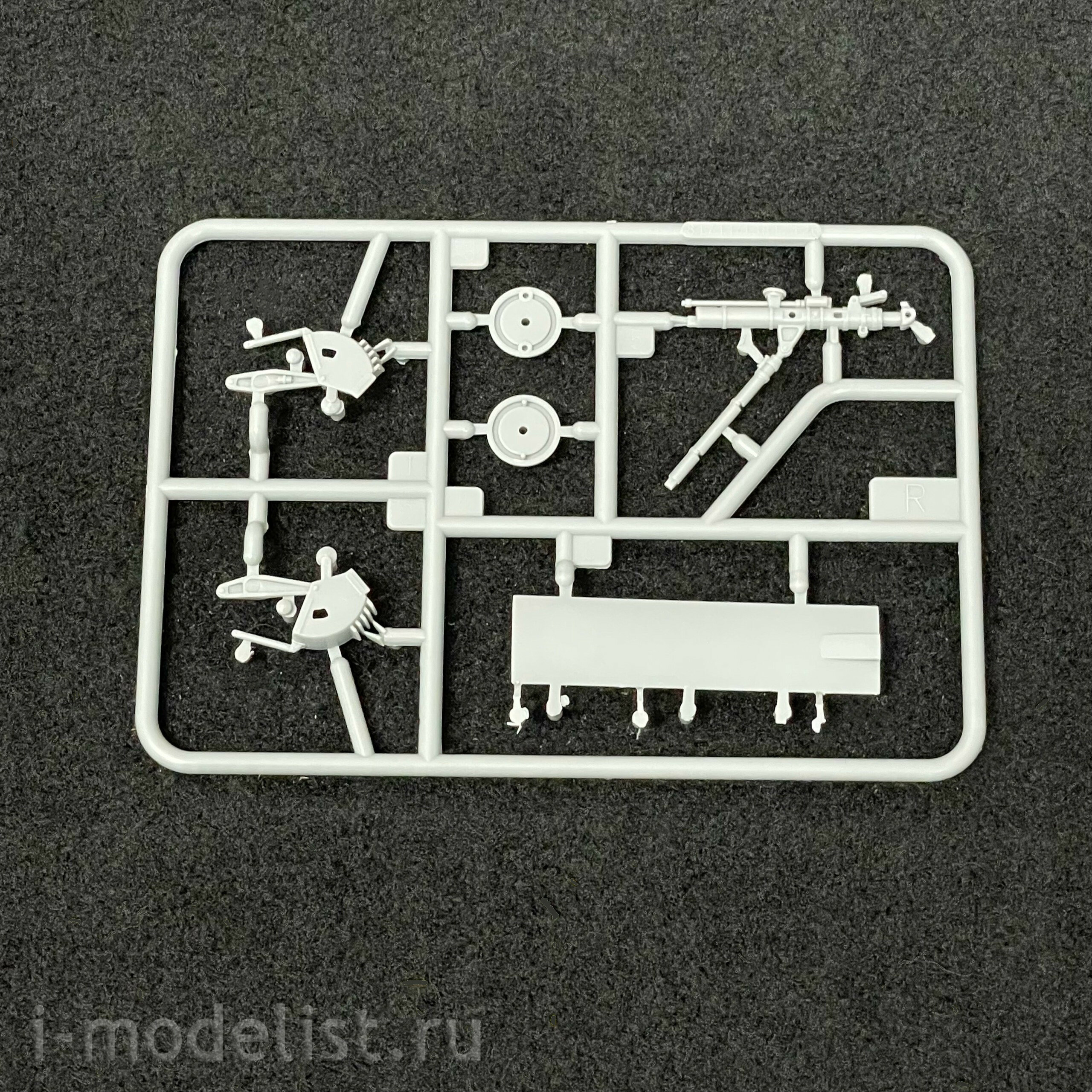 81712 HobbyBoss 1/48 S-27 Flanker early