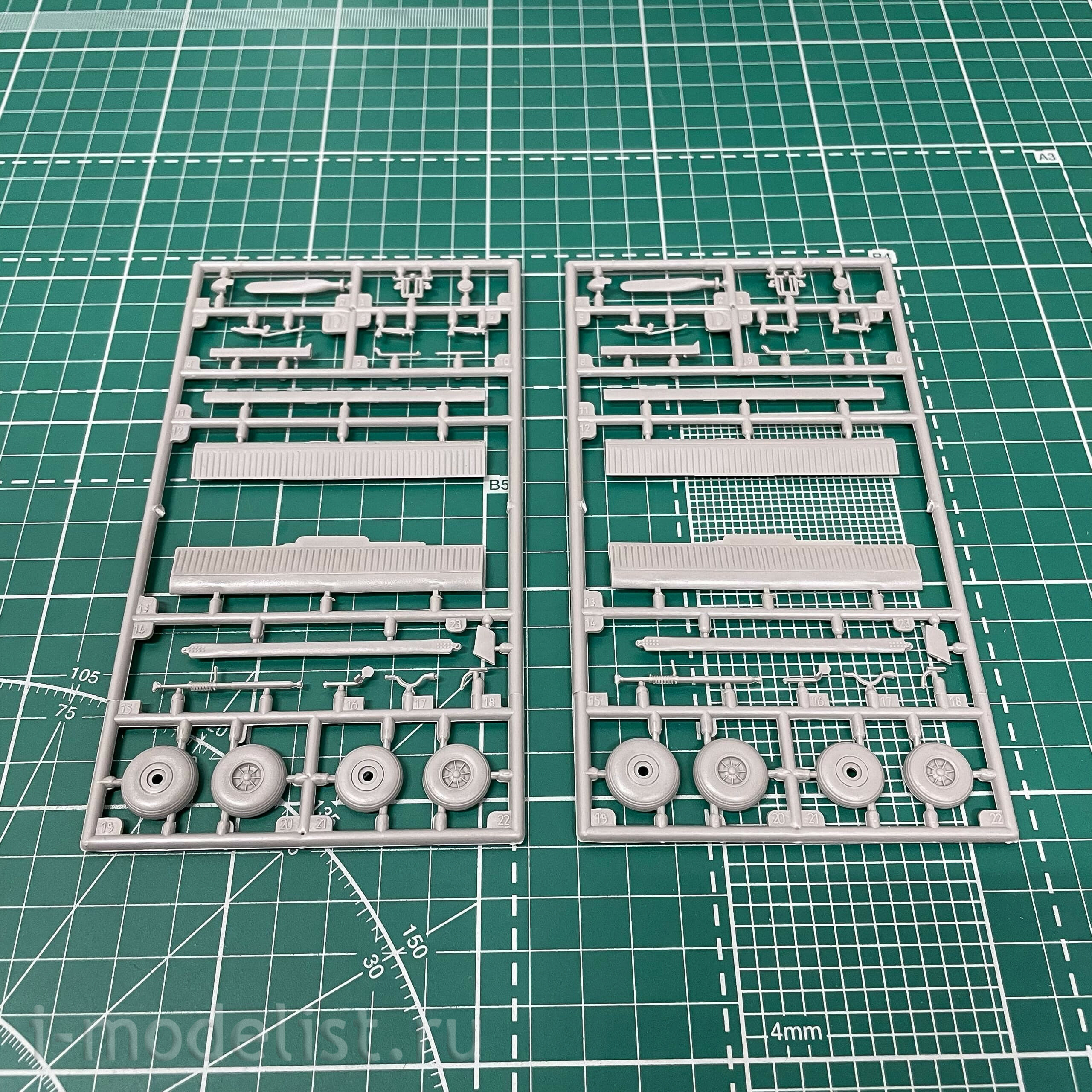 439 Roden 1/48 Fairchild AU-23A Peacemaker