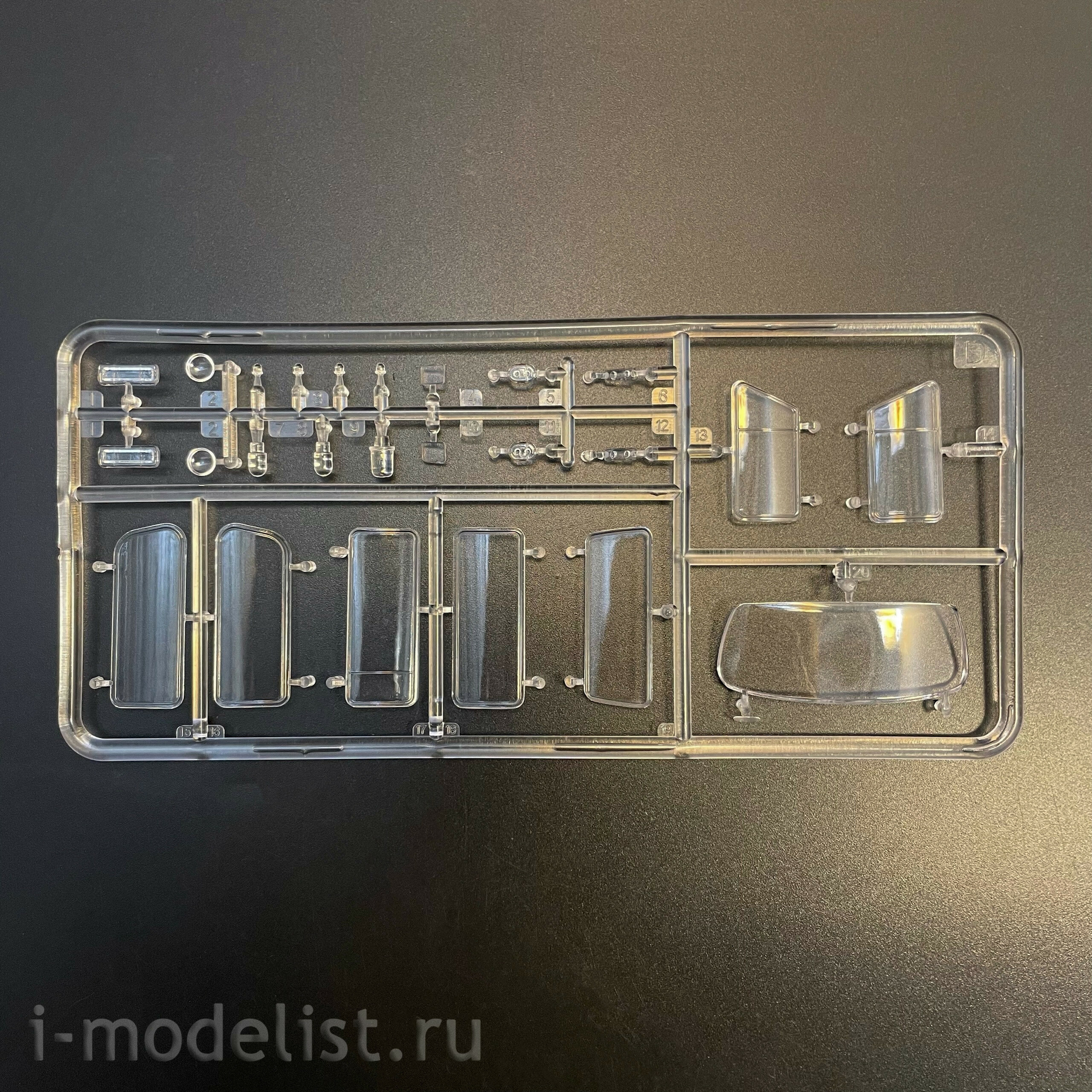 AK35025 AK Interactive 1/35 Коммерческий фургон T2 1972 года