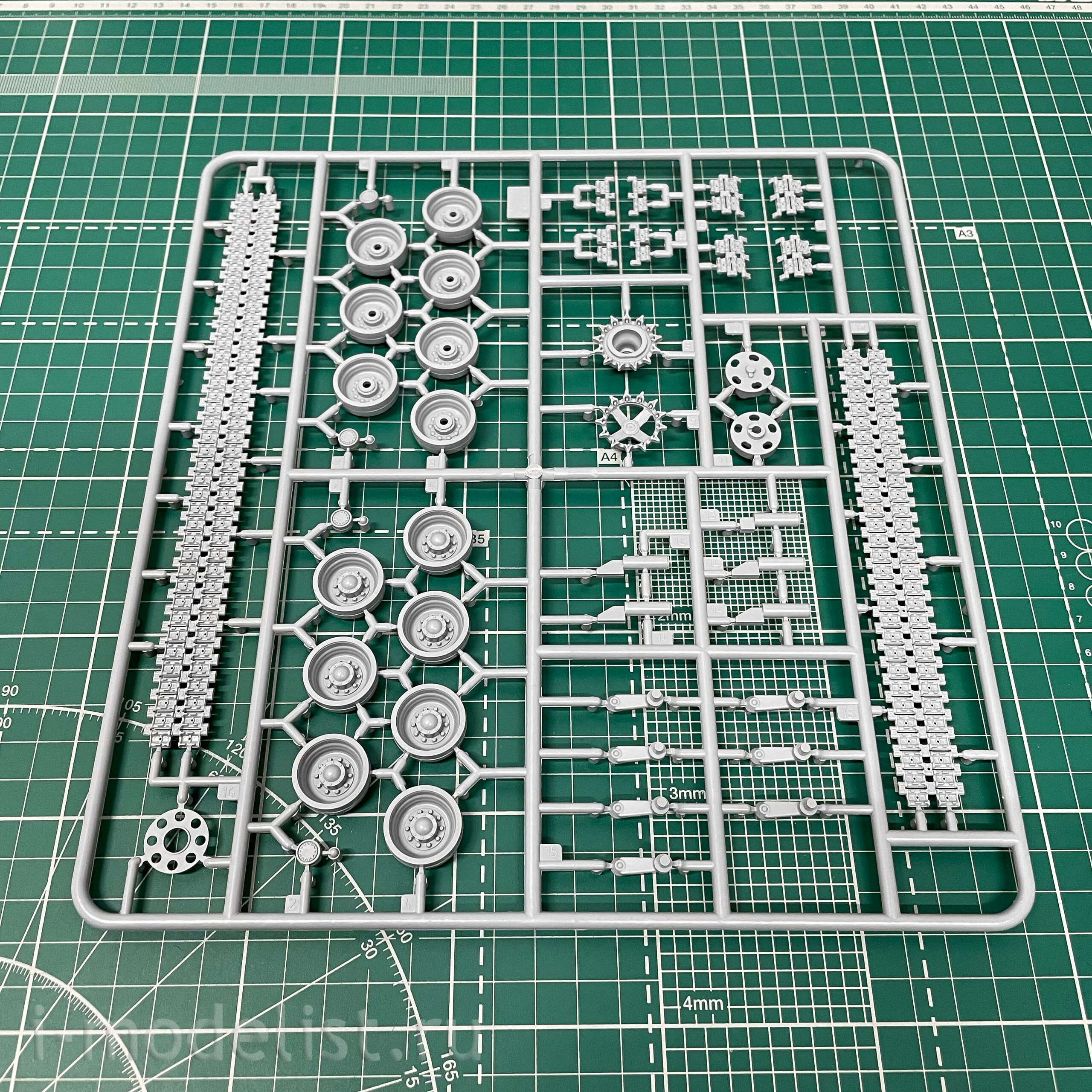 3670 Zvezda 1/35 Russian tank T-14 