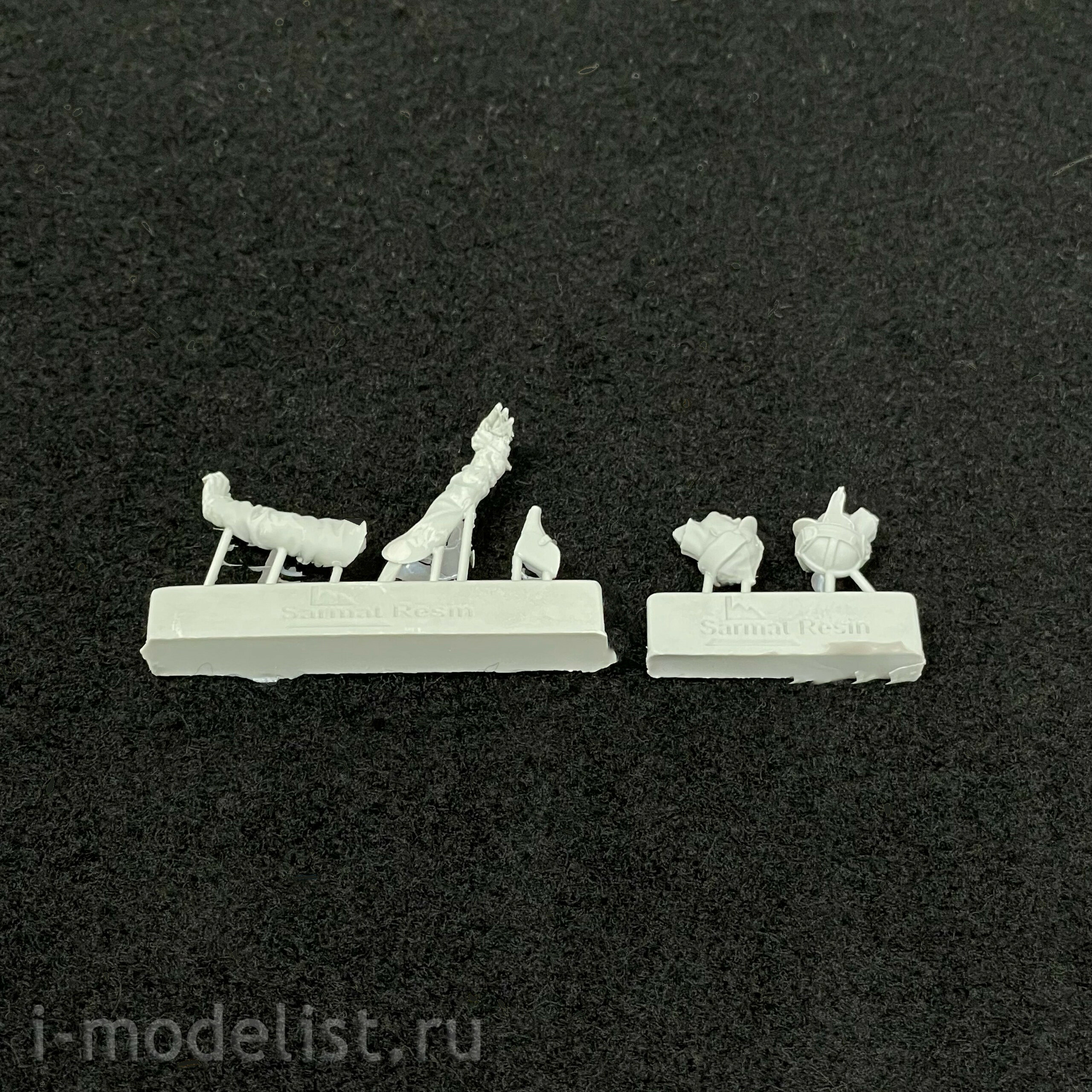SRMS35001-3 Sarmat Resin 1/35 Set of three figures of tankers in special leather uniforms 1928-1933.