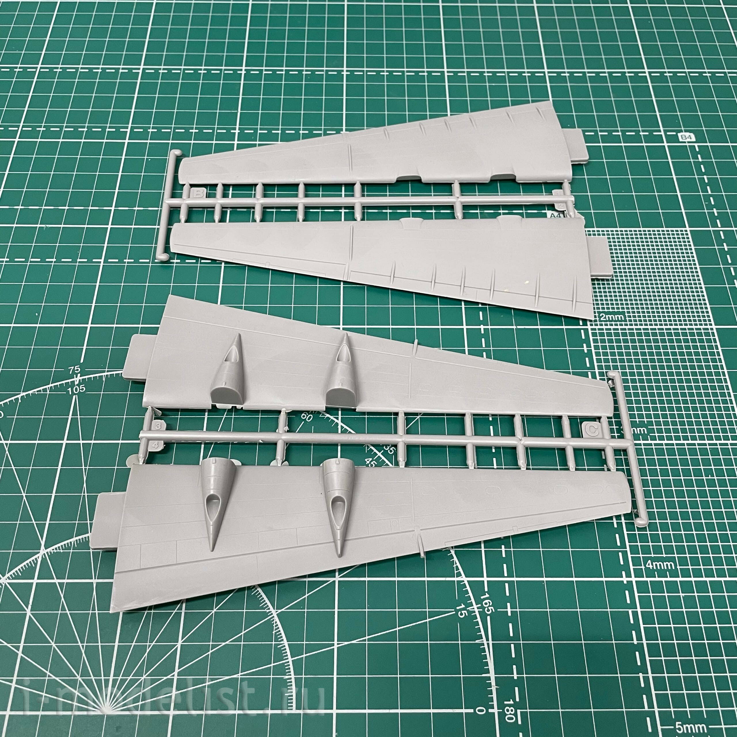 333 Roden 1/144 Douglas C-133A Cargomaster Aircraft