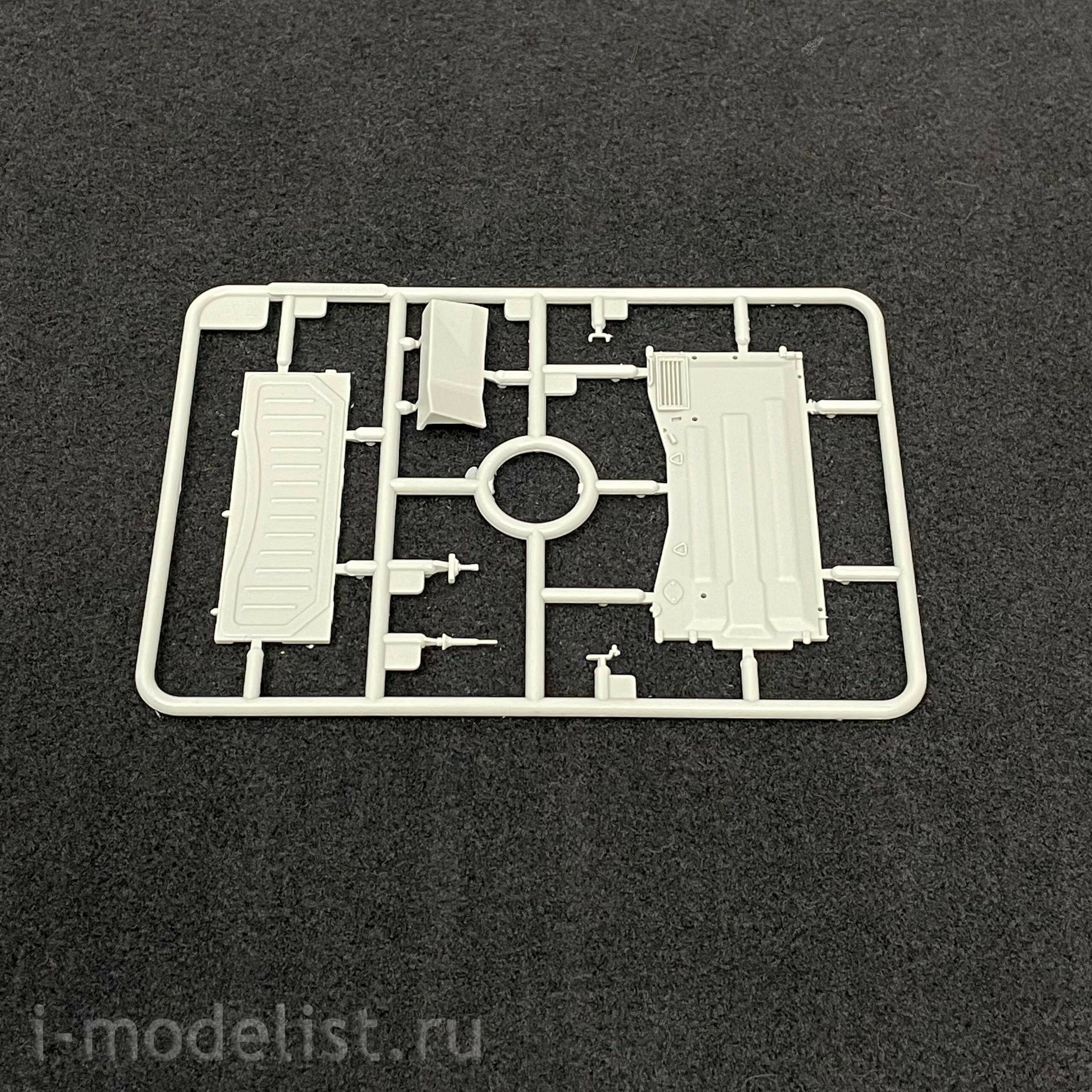 09610 Trubach 1/35 Russian T-72B3 tank with a 4S 24 ERA soft hull and lattice armor (under license from UVZ)