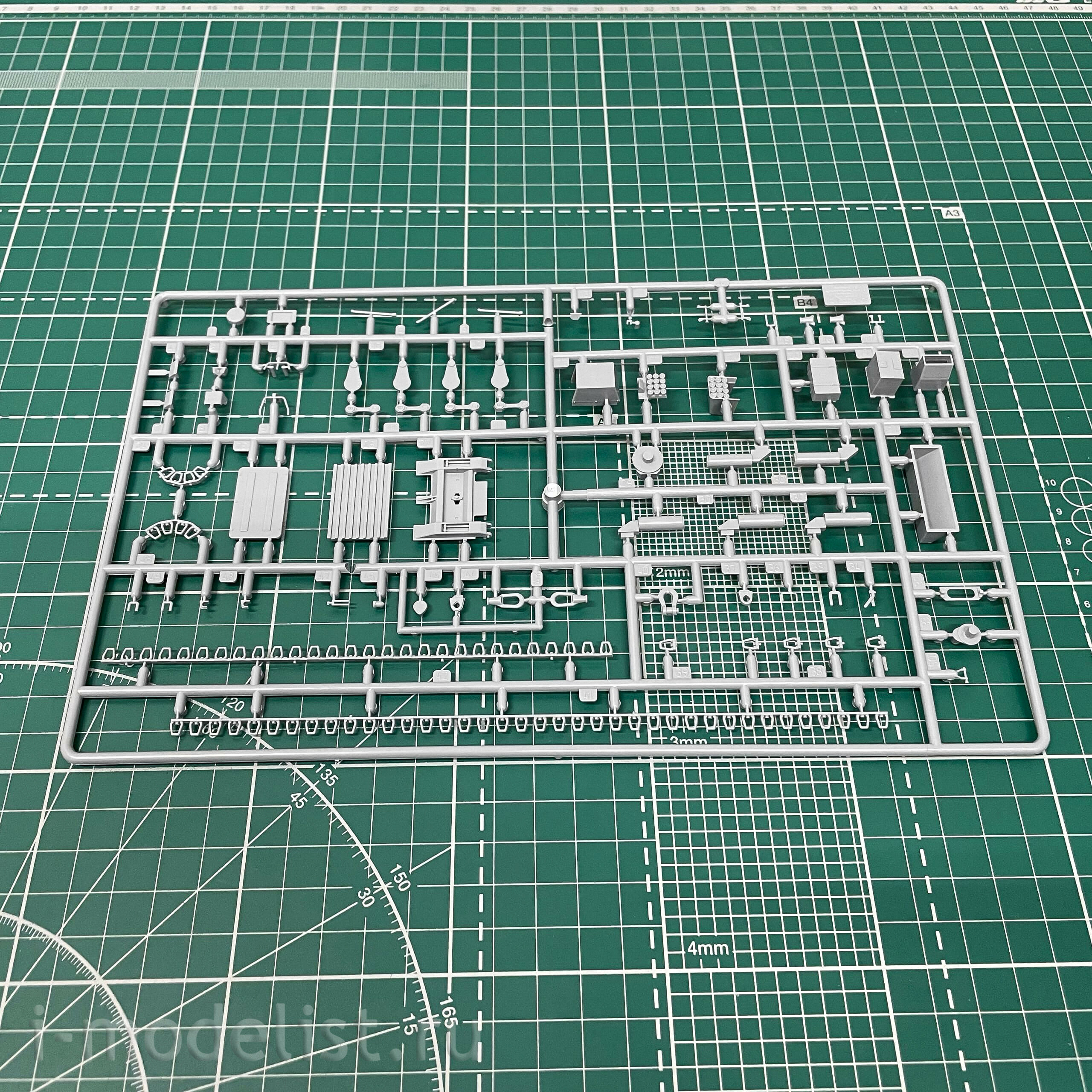 3681 Zvezda 1/35 Russian heavy infantry fighting vehicle TBMP T-15 