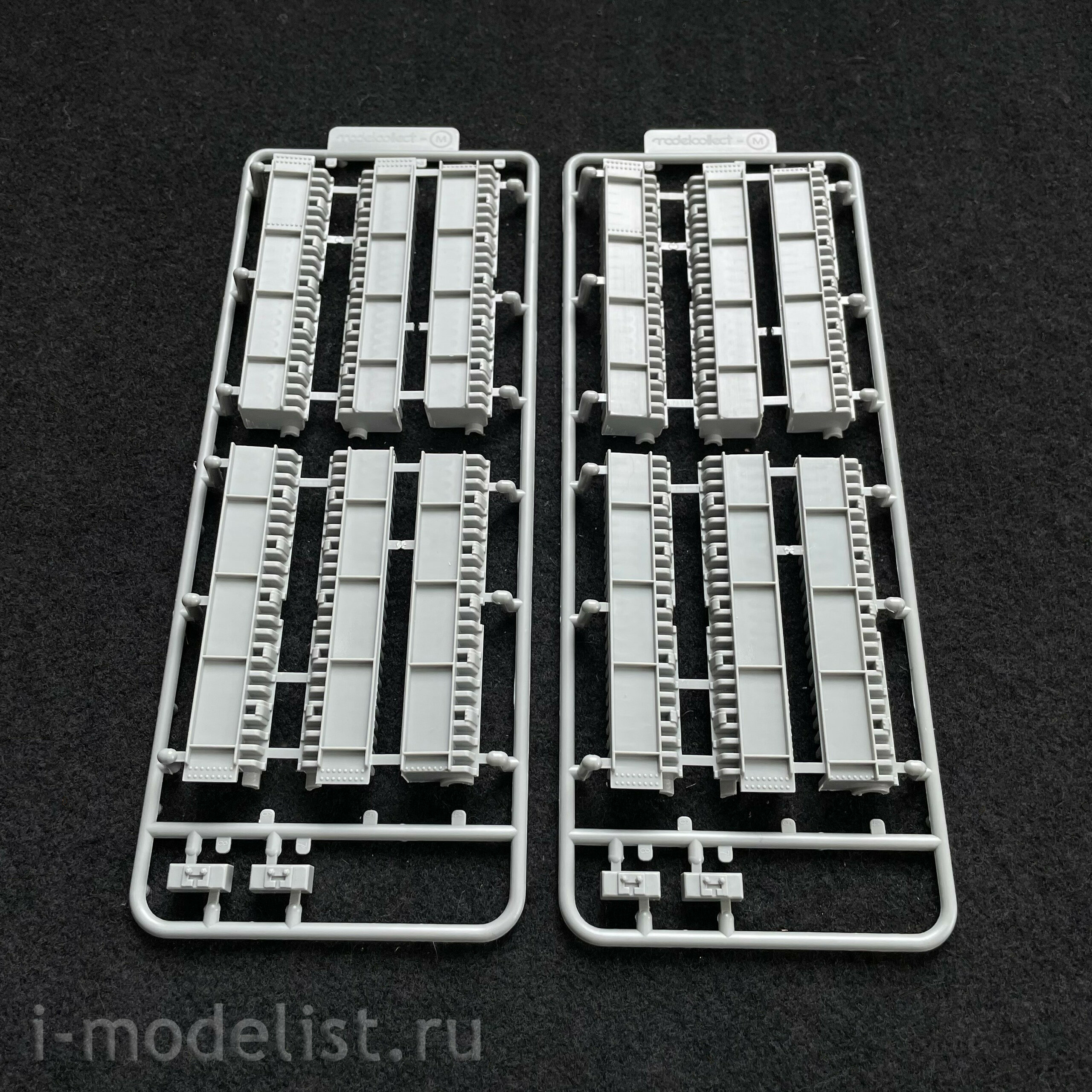 UA72033 Modelcollect 1/72 Germany WWII V2 Missile launching position 2 in 1