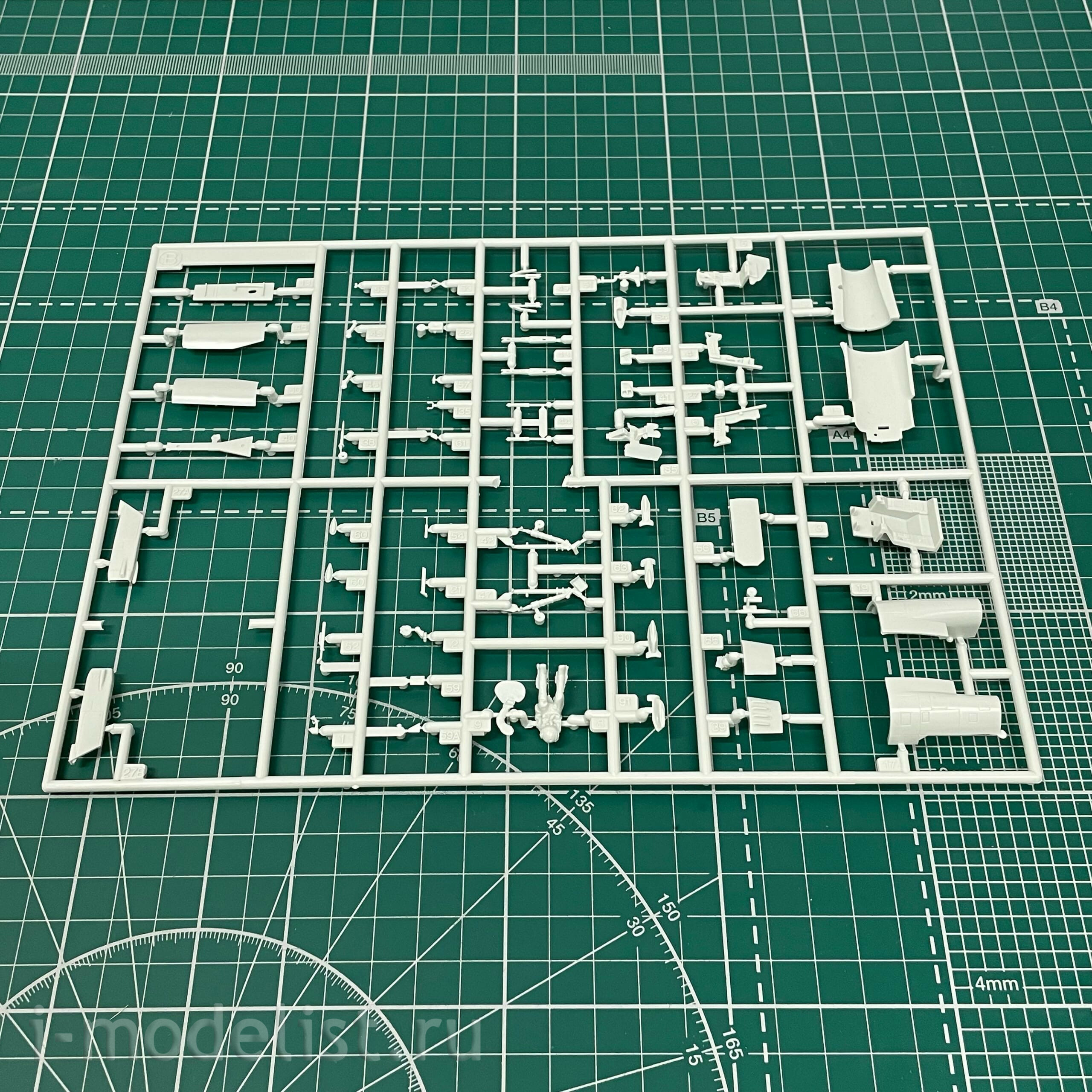 03844 Revell 1/72 Light Fighter F-16D Fighting Falcon