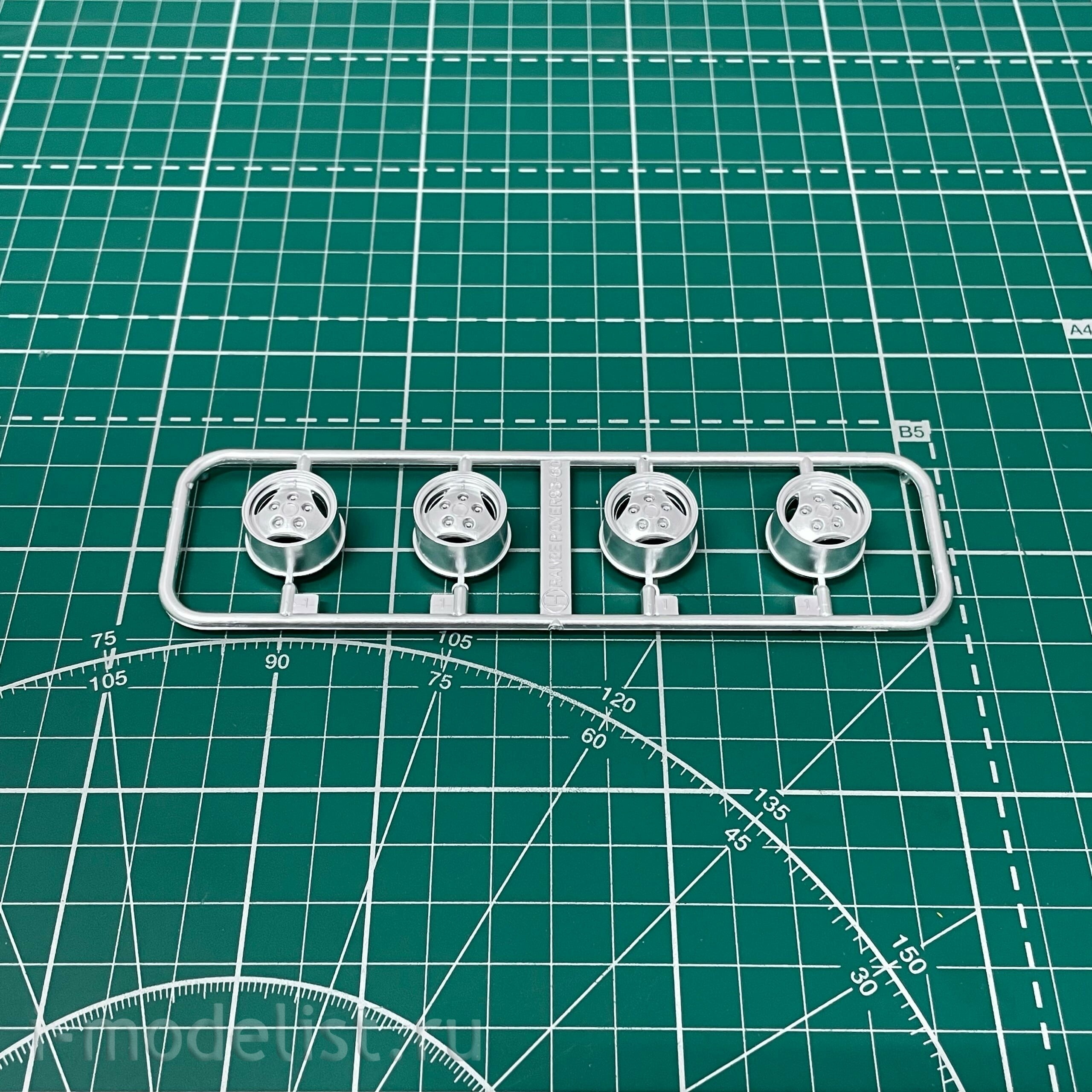 05796 Aaoshima 1/24 Land Rover Lh36d Range Rover Classic 92