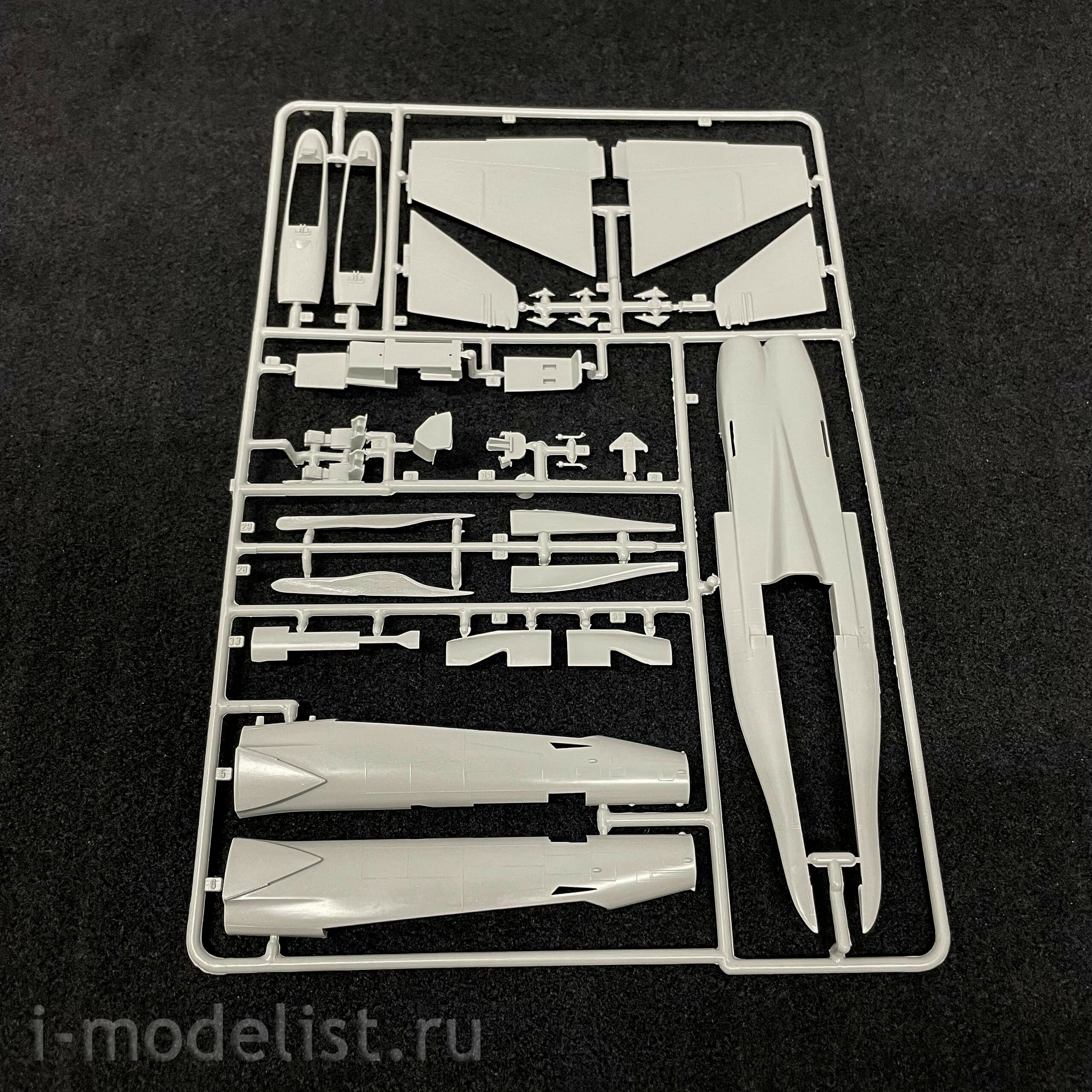 1394 Italeri 1/72 F/A-18 HORNET in the livery of the 