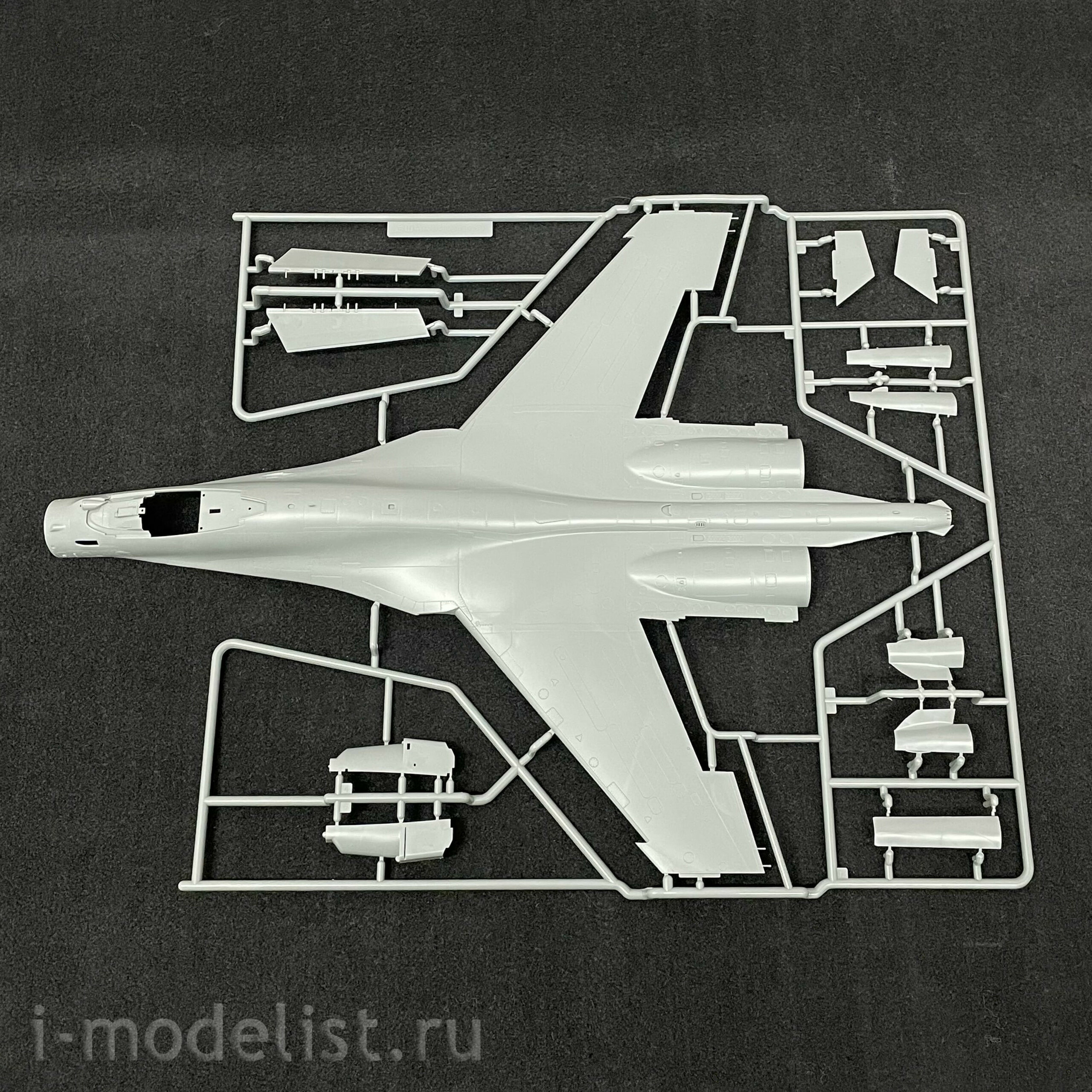 L4823 Great Wall Hobby 1/48 C-35S 