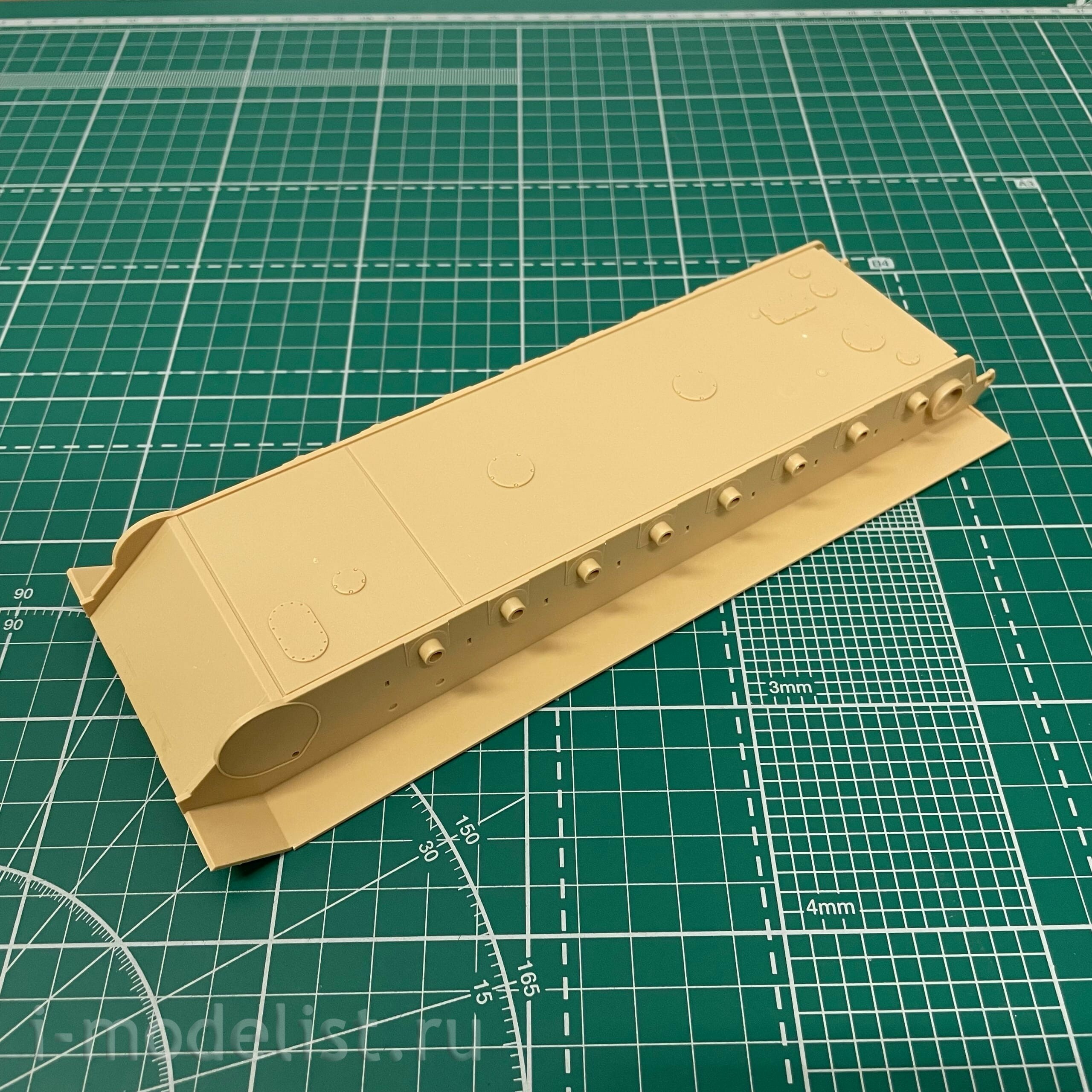 35A017 Amusing Hobby 1/35 JAGDPANZWR E-100