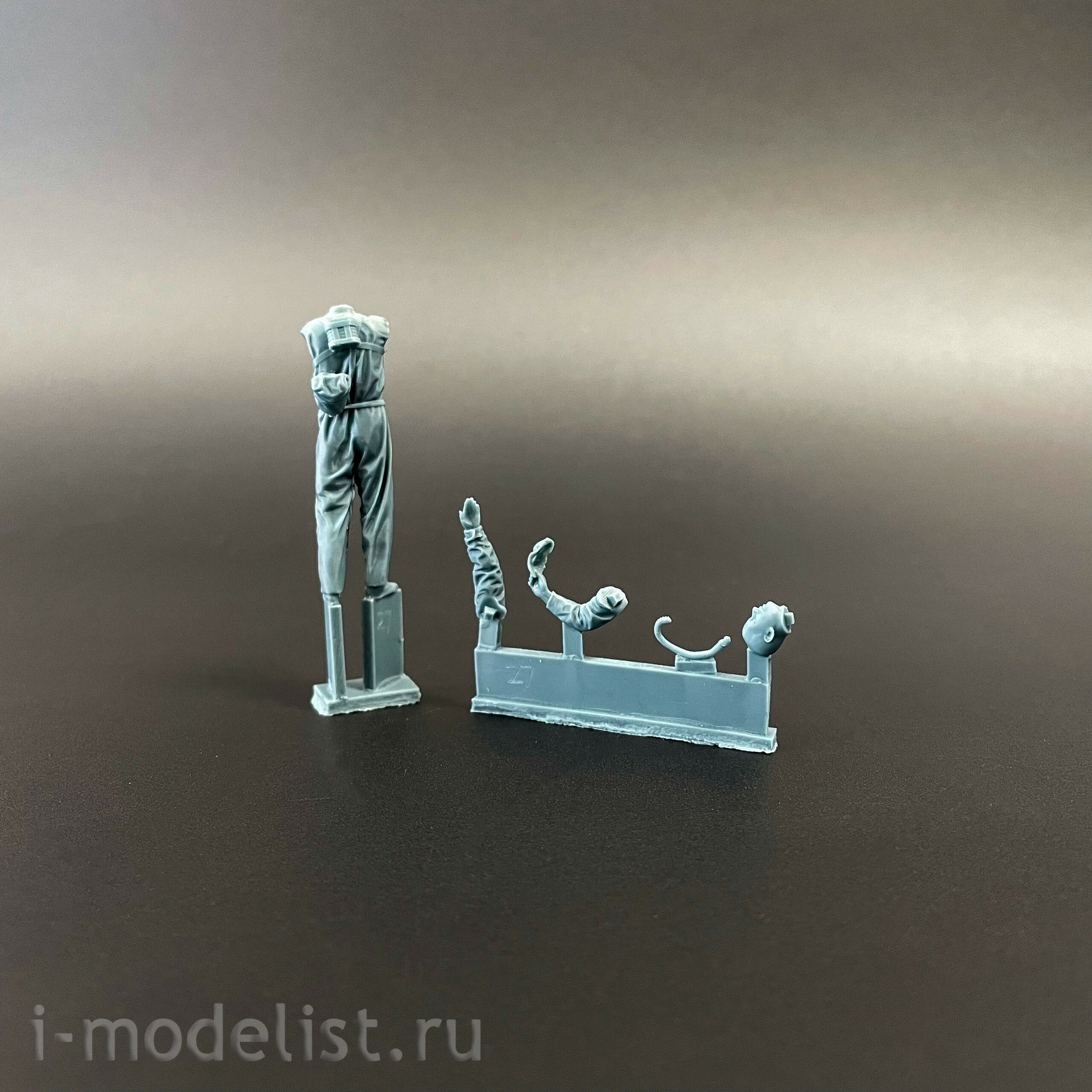 BR-006 Border Model 1/35 Pilots and crew officers of the aircraft carrier IJN (8 figures)