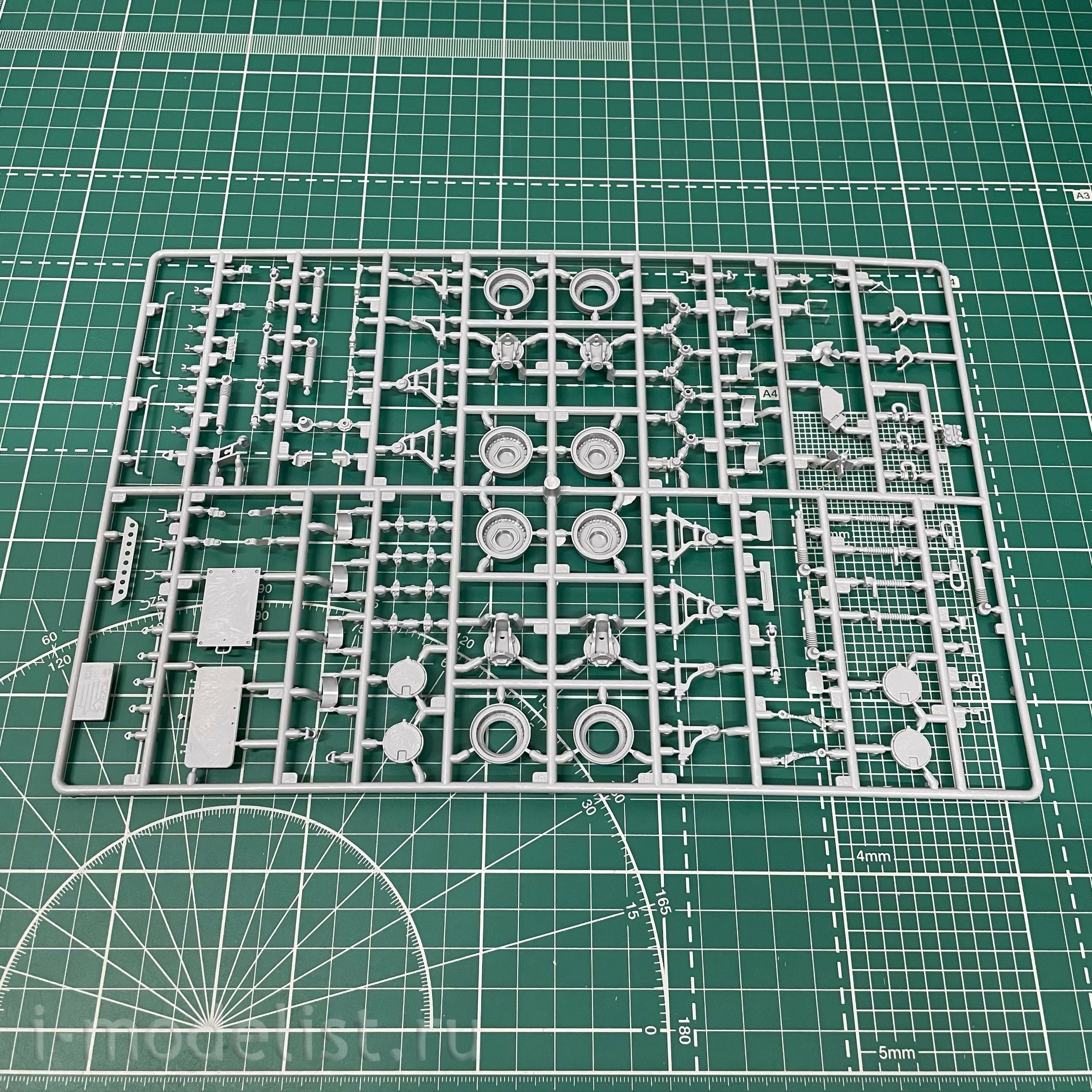 3696 Zvezda 1/35 APC 