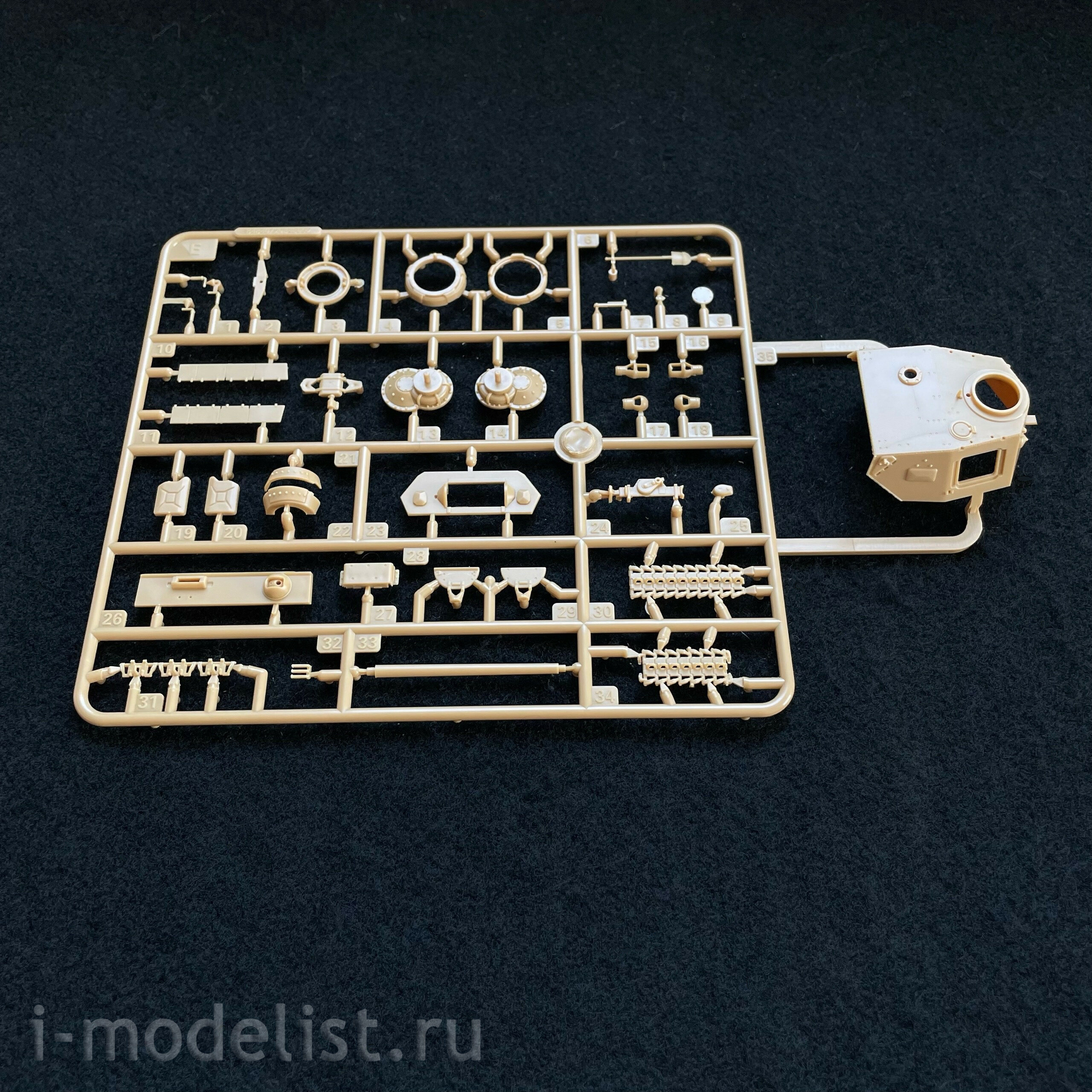 84840 HobbyBoss 1/48 German Medium Tank Pzkpfw IV Ausf.F2