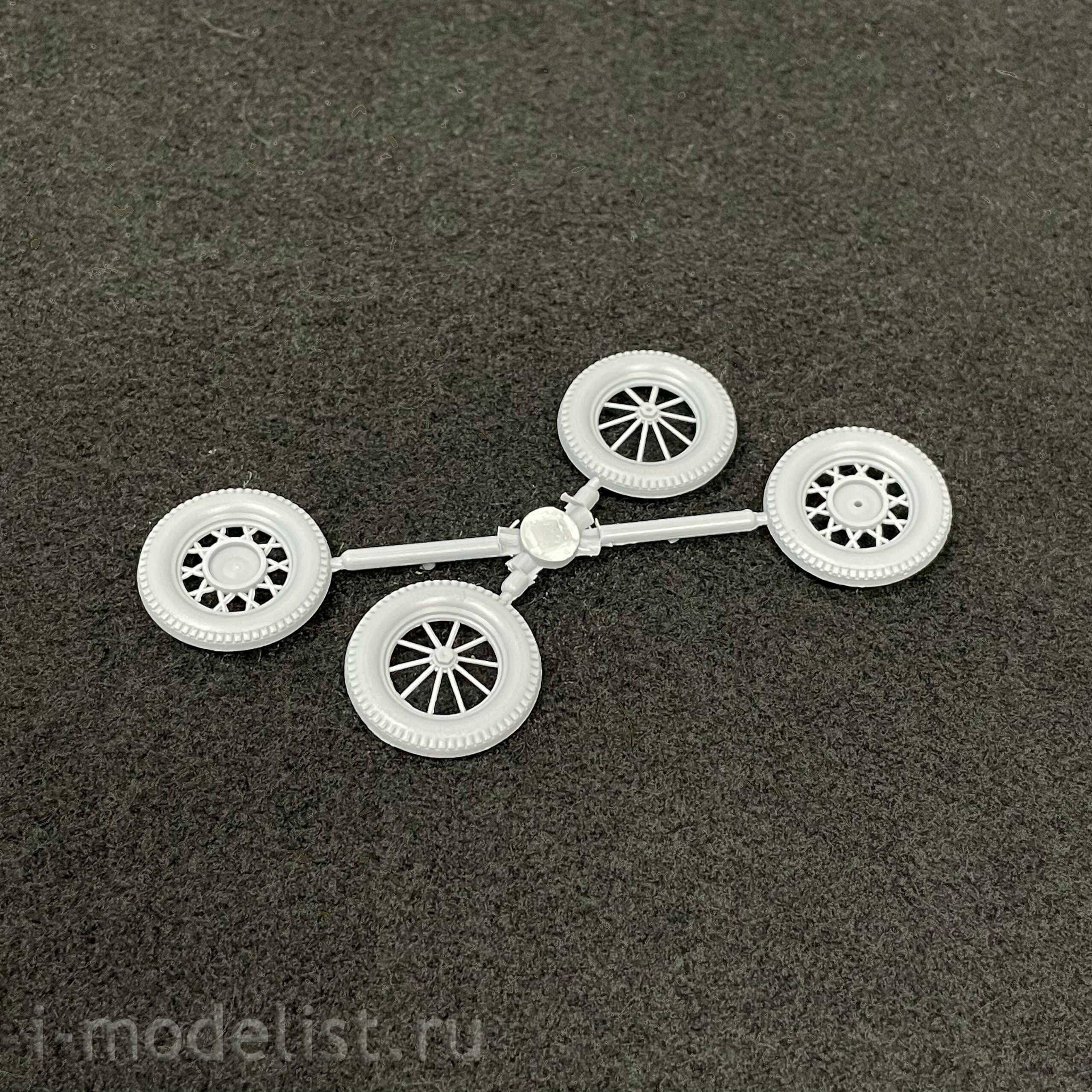 3523 Maket 1/35 Light armored car FAI