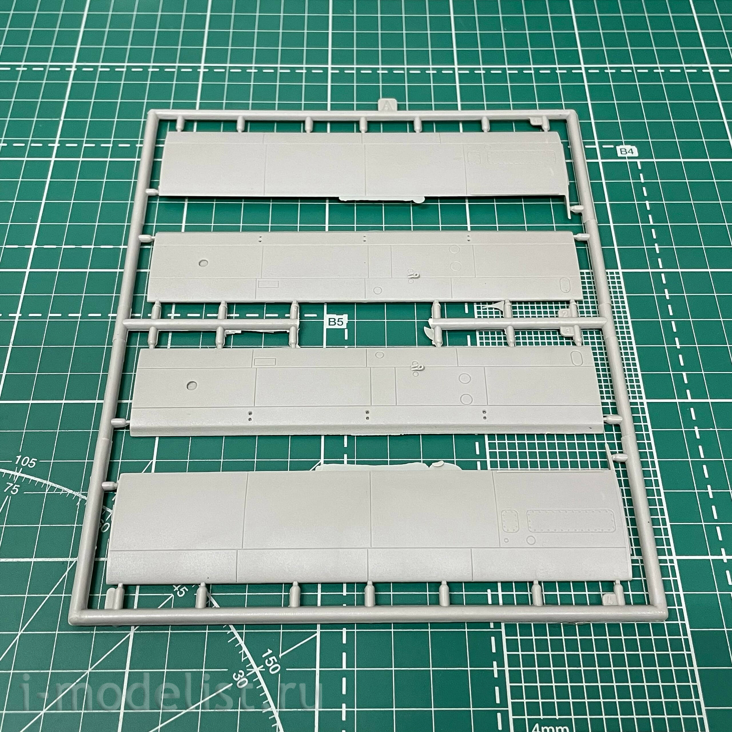 439 Roden 1/48 Fairchild AU-23A Peacemaker