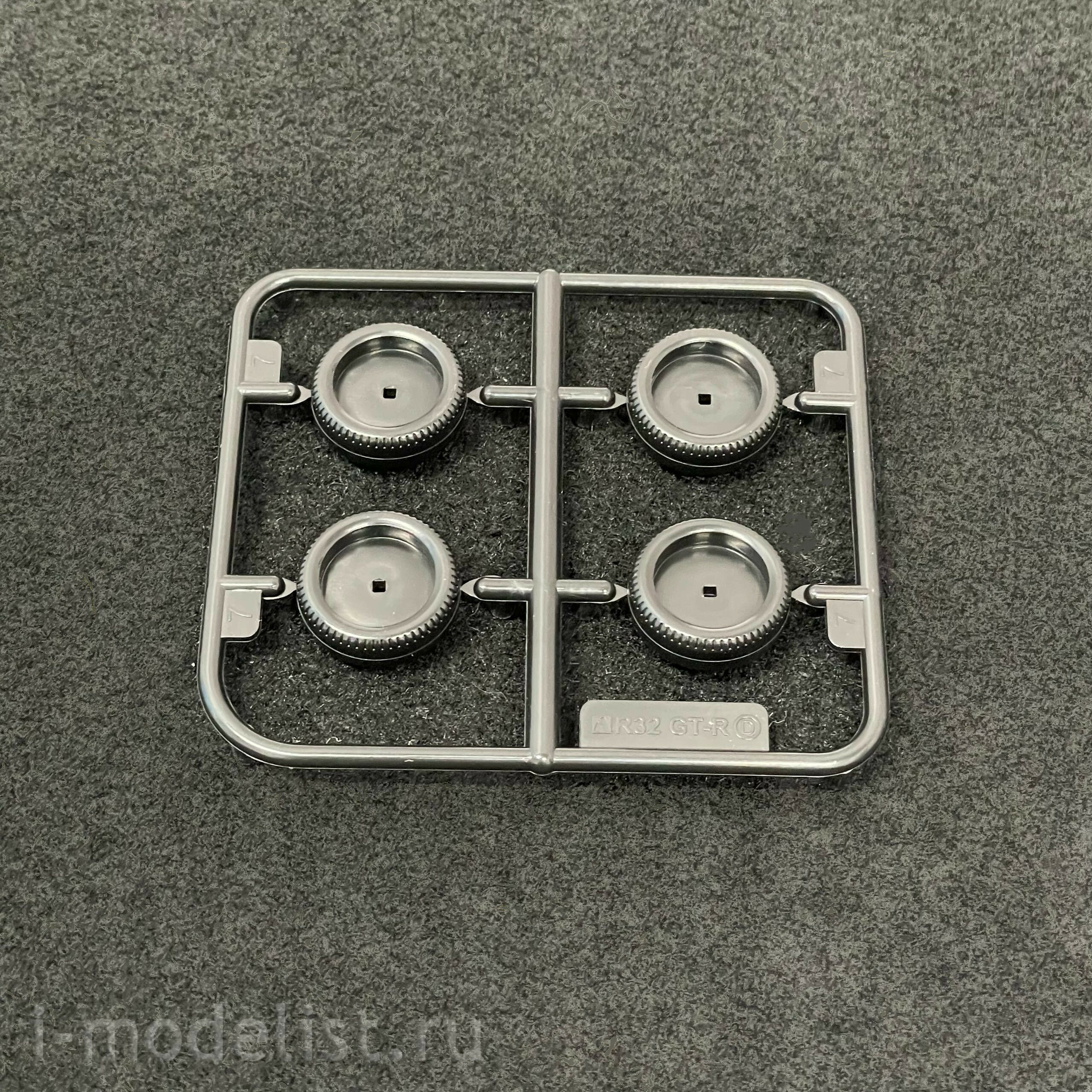 06353 Aoshima 1/32 Car Nissan R32 Skyline GT-R - Blued Gray Metallic (The Snap Kit)