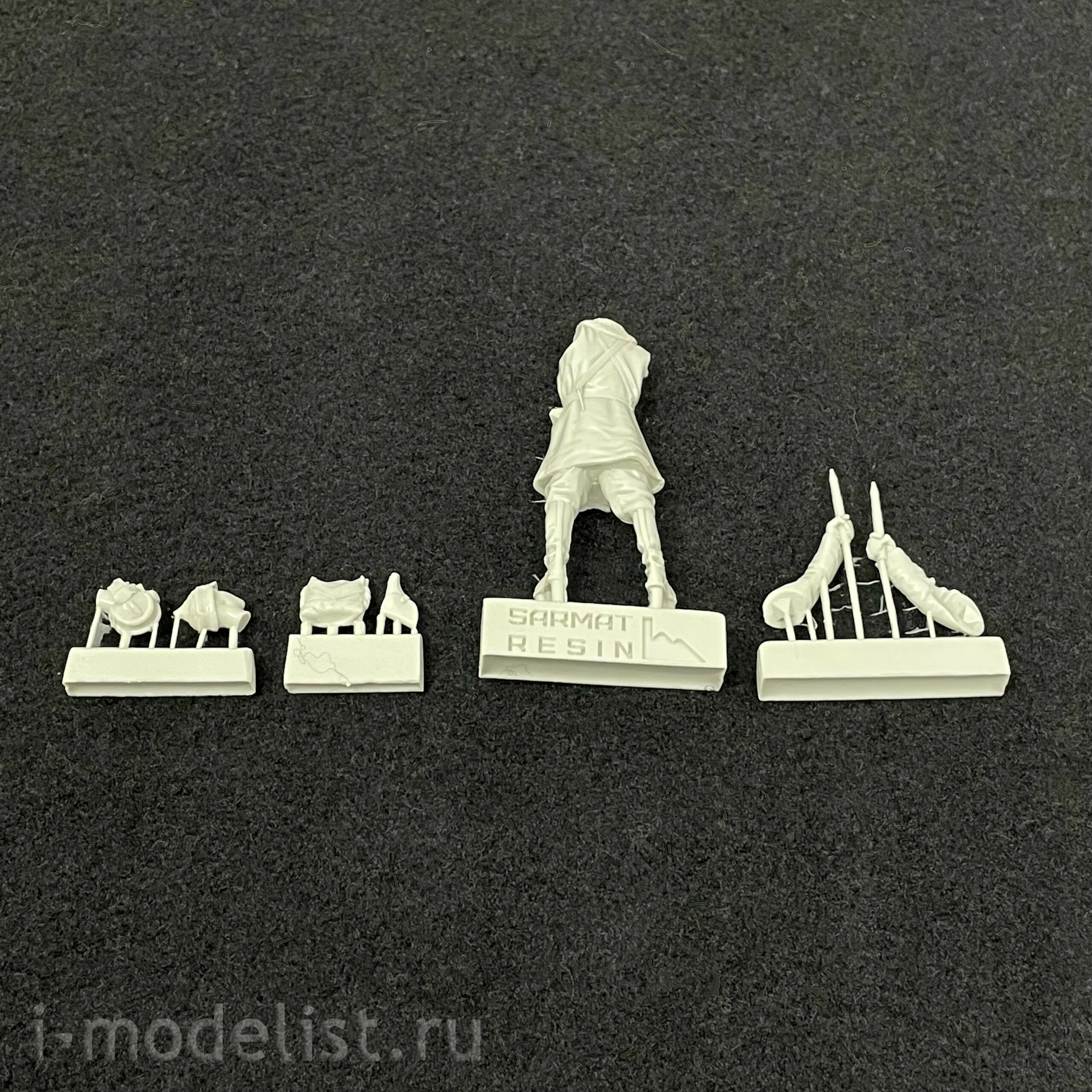 SRMS35002-2A Sarmat Resin 1/35 Tankers of the Red Army winter 1933-1938 with 45mm shells