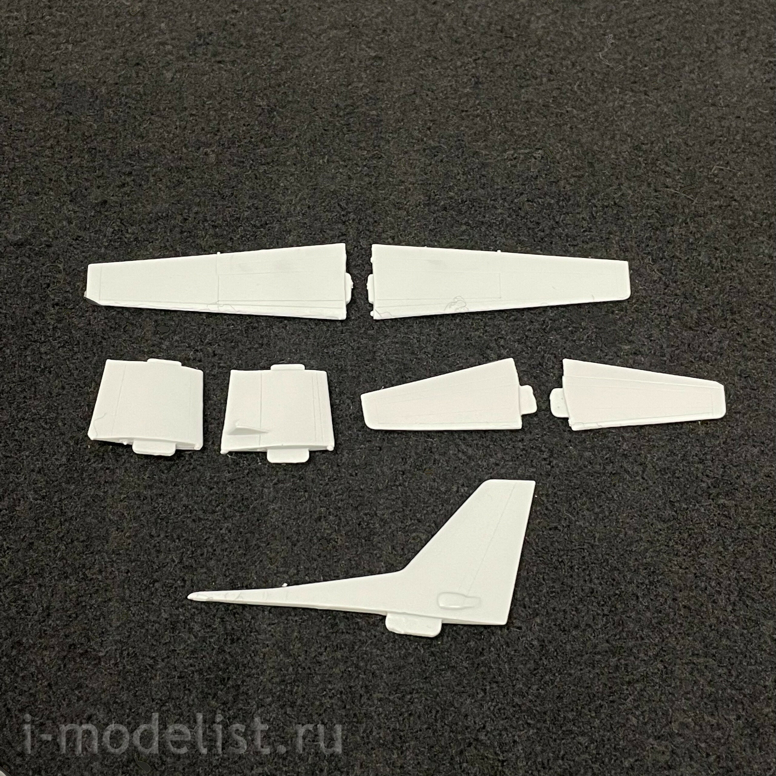 144PM2000 PasModels 1/144 Assembled model of the SAAB 2000 aircraft
