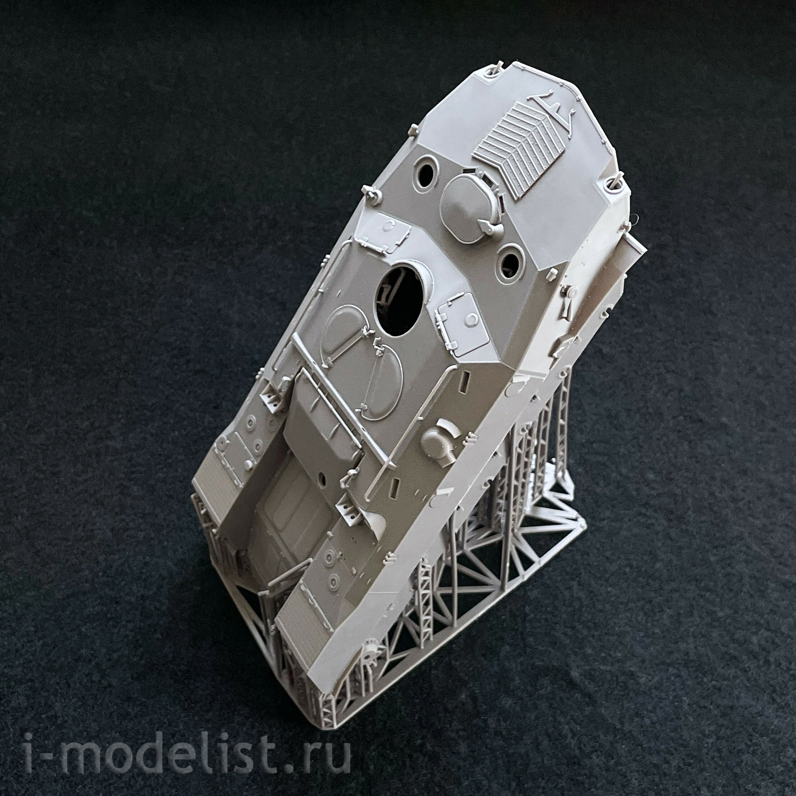 GE35001 GE Models 1/35 BTR-D (Amphibious armored personnel carrier)