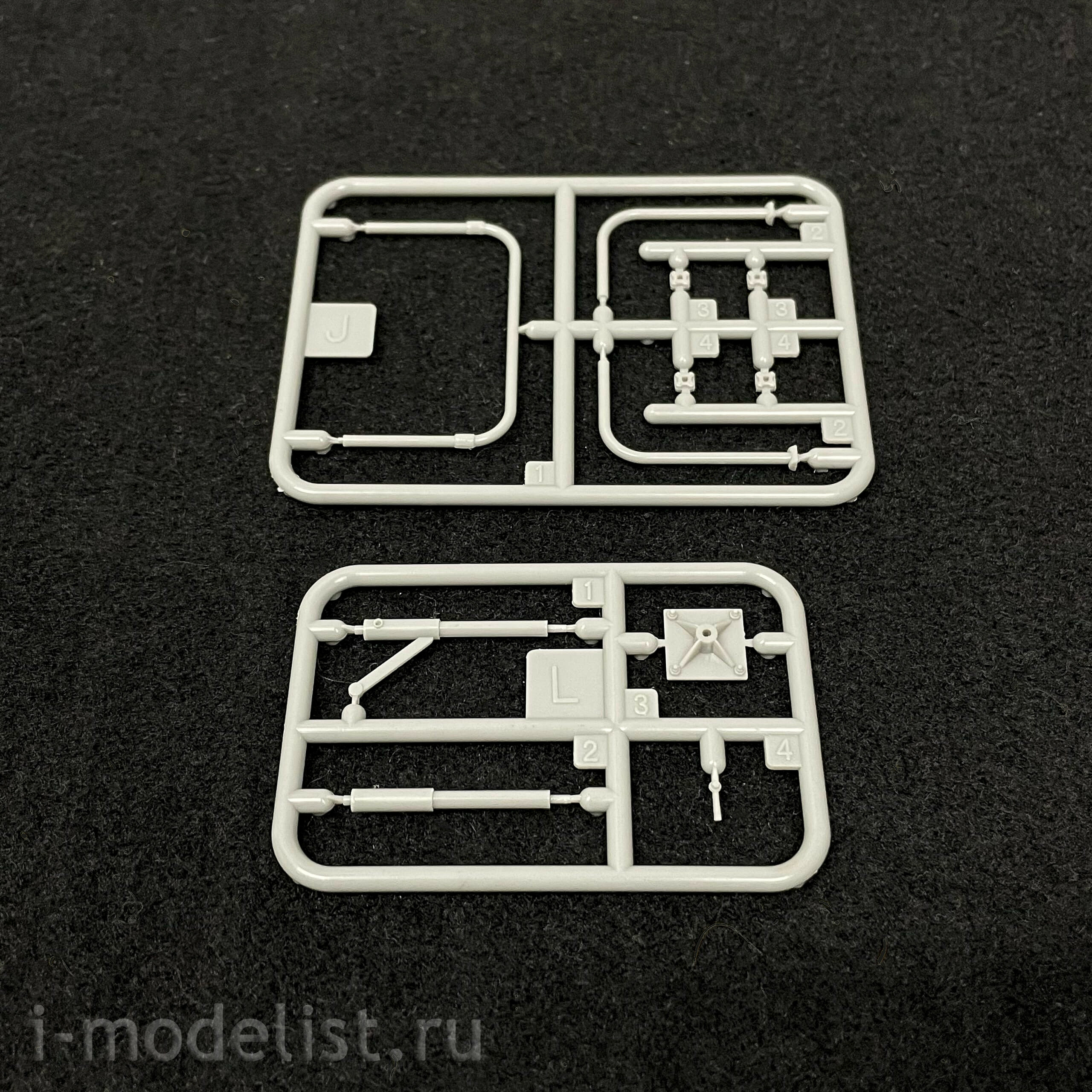 AK35002 AK Interactive 1/35 SUV FJ43 PICKUP with DShKM