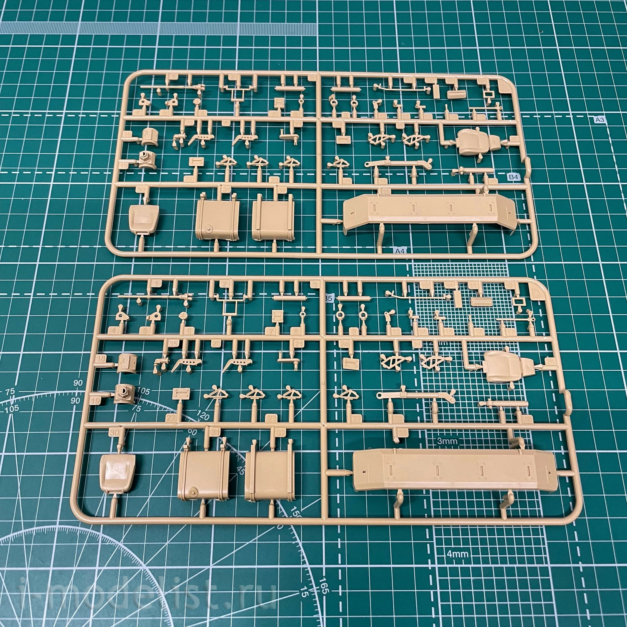 35008 RPG-MODEL 1/35 Armored car U-63095 TYPHOON-U