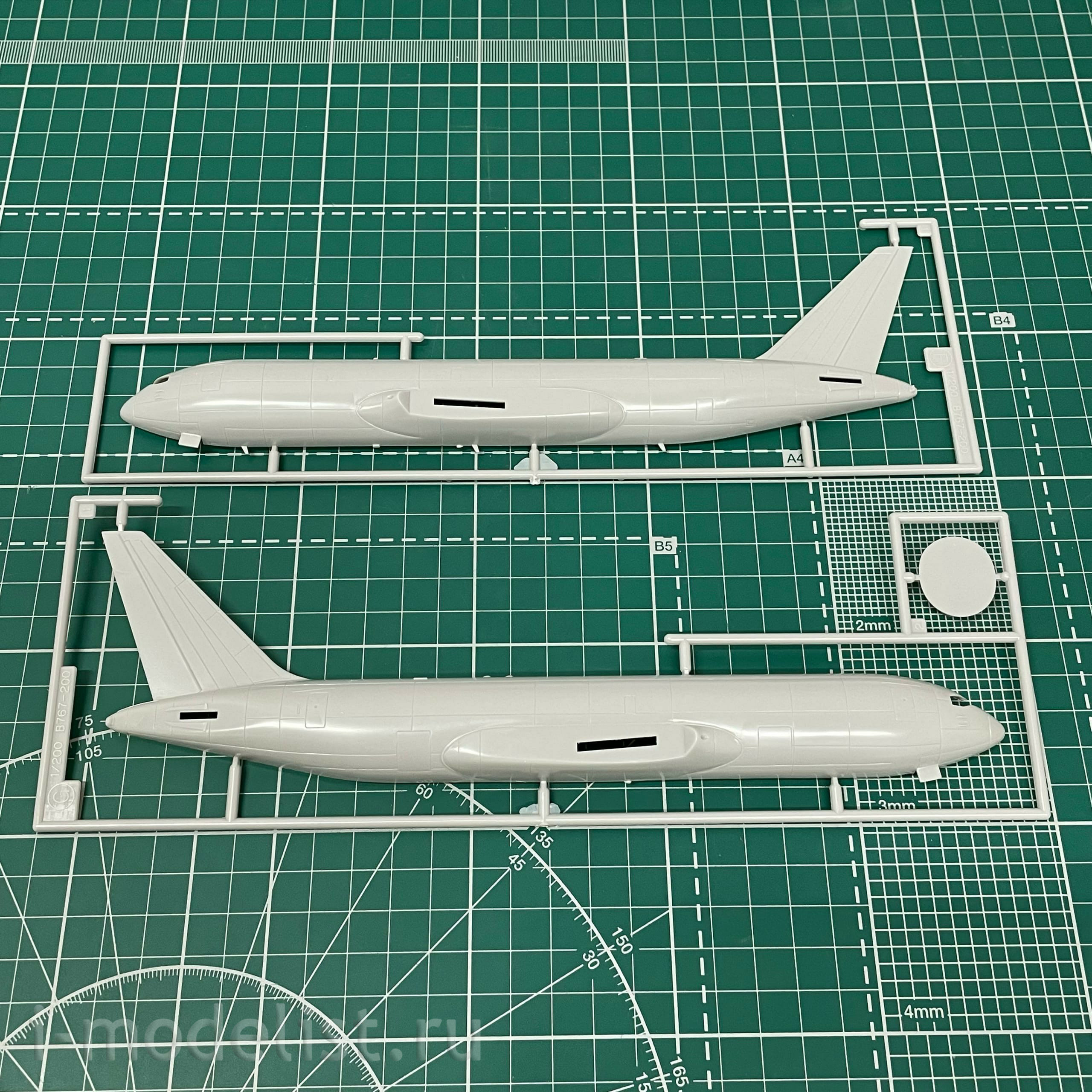 10808 Hasegawa 1/200 KC-767 WORLD TANKER (2 kits)