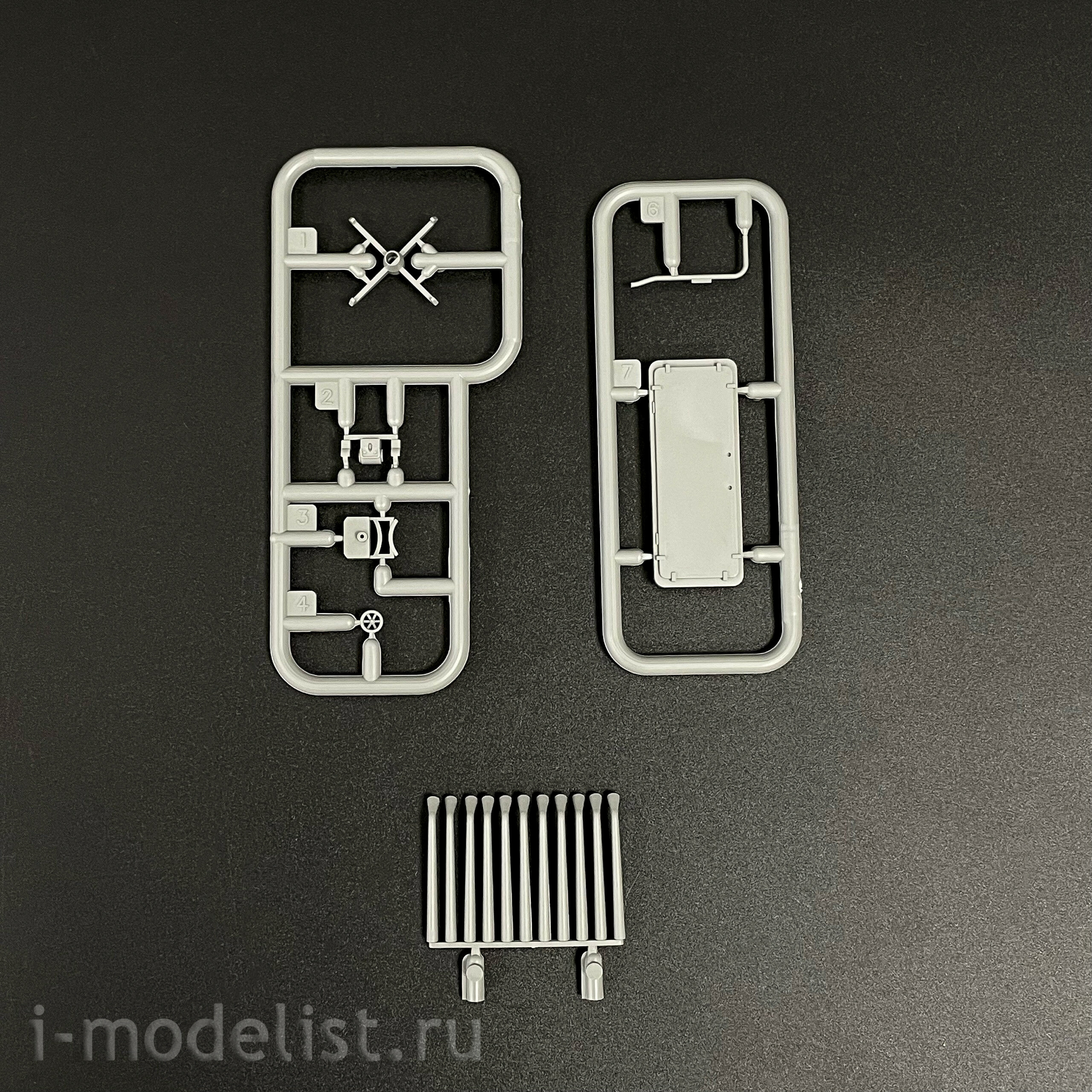 BSF-001 Border Model 1/35 Combo Set: Japanese aircraft carrier Akagi with flight deck and Japanese torpedo bomber Nakajima B5N2 Type 97 