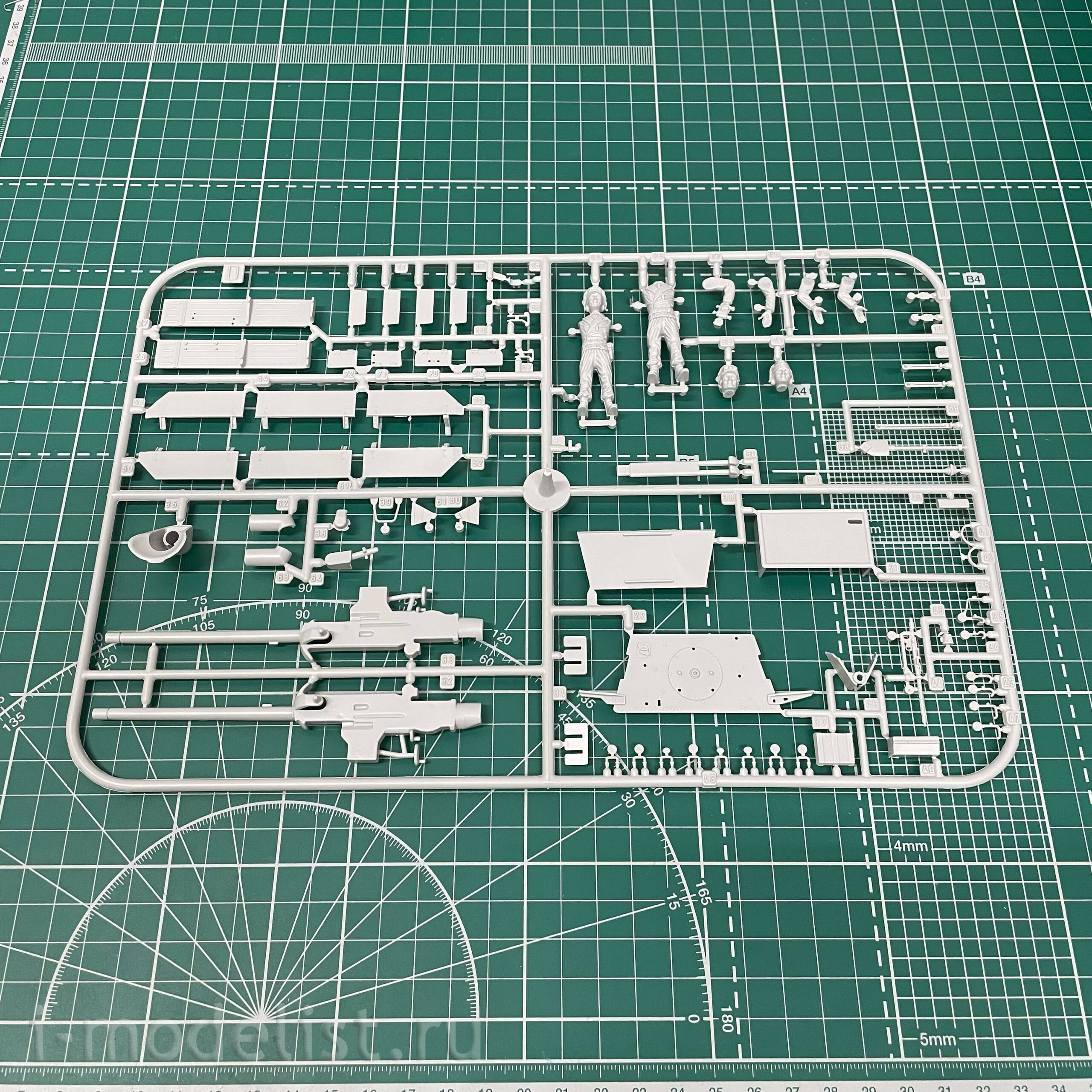 03272 Revell 1/35 German tank destroyer Jagdpanzer 38 T