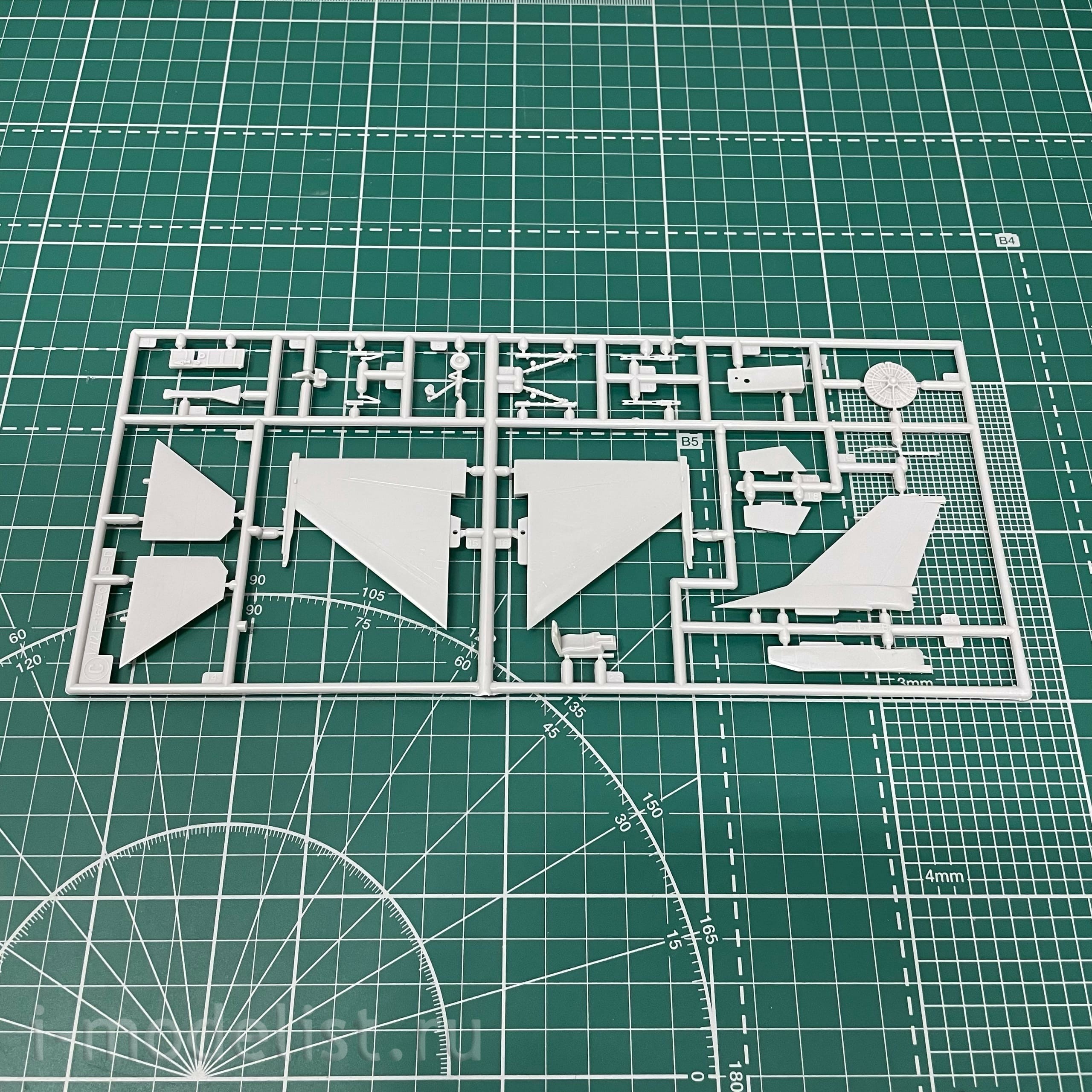 01980 Hasegawa 1/72 General-Dynamics F-16A ADF Fighting Falcon 