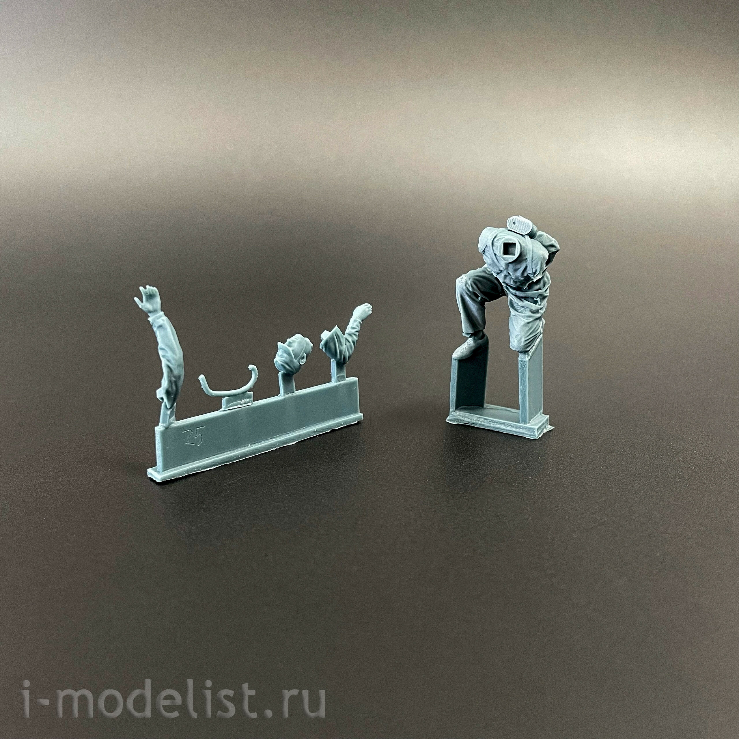 BR-006 Border Model 1/35 Pilots and crew officers of the aircraft carrier IJN (8 figures)