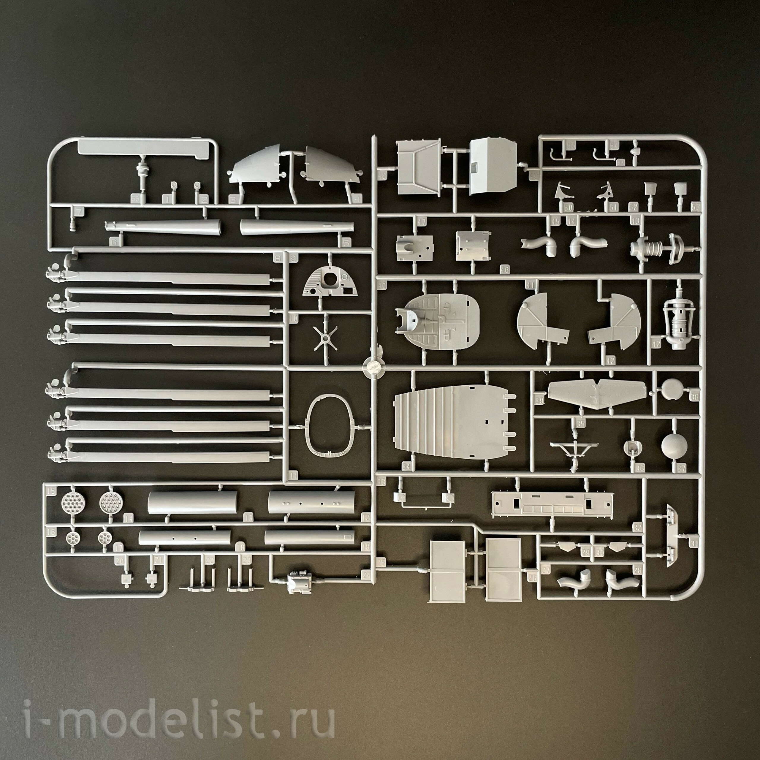 KH50004 Zimi Model 1/35 Вертолёт AH-6J/MH-6J Little Bird с фигурами