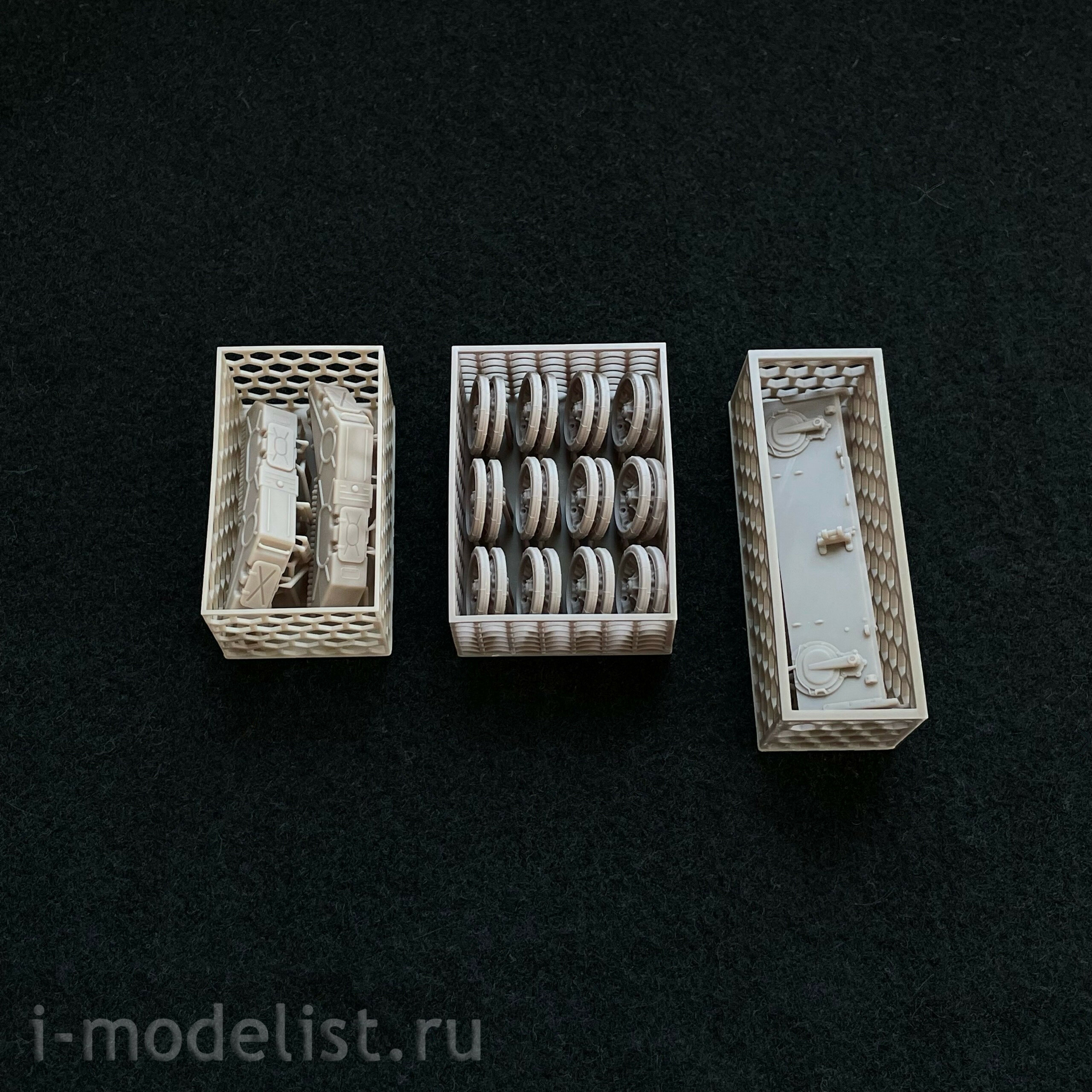 GE35001 GE Models 1/35 BTR-D (Amphibious armored personnel carrier)